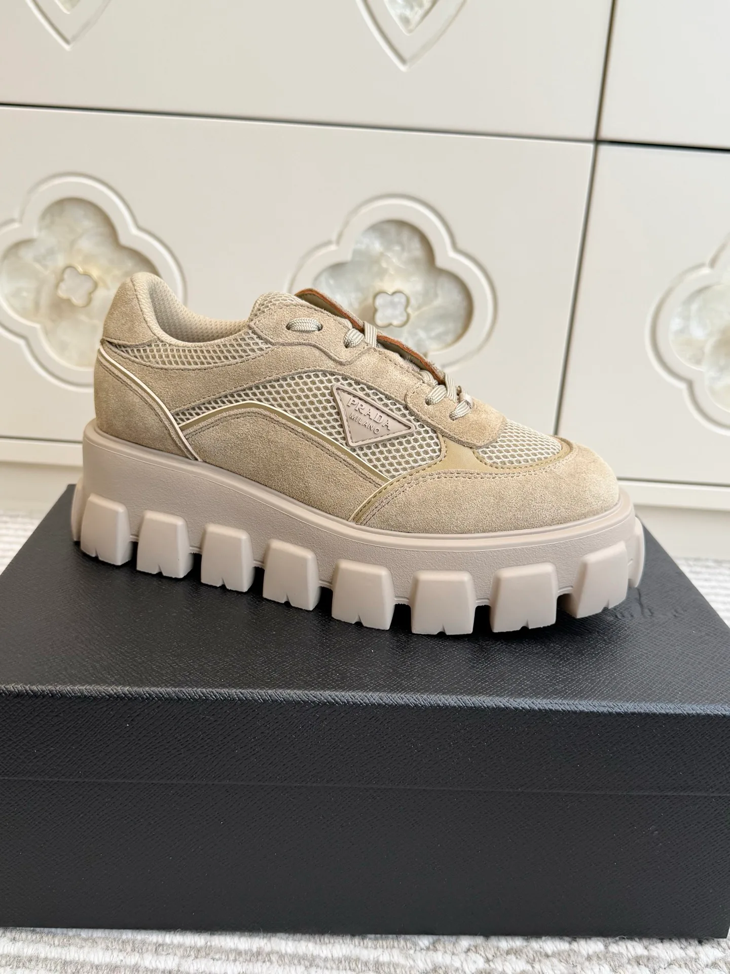 Women's Sneakers PRADA 18261278