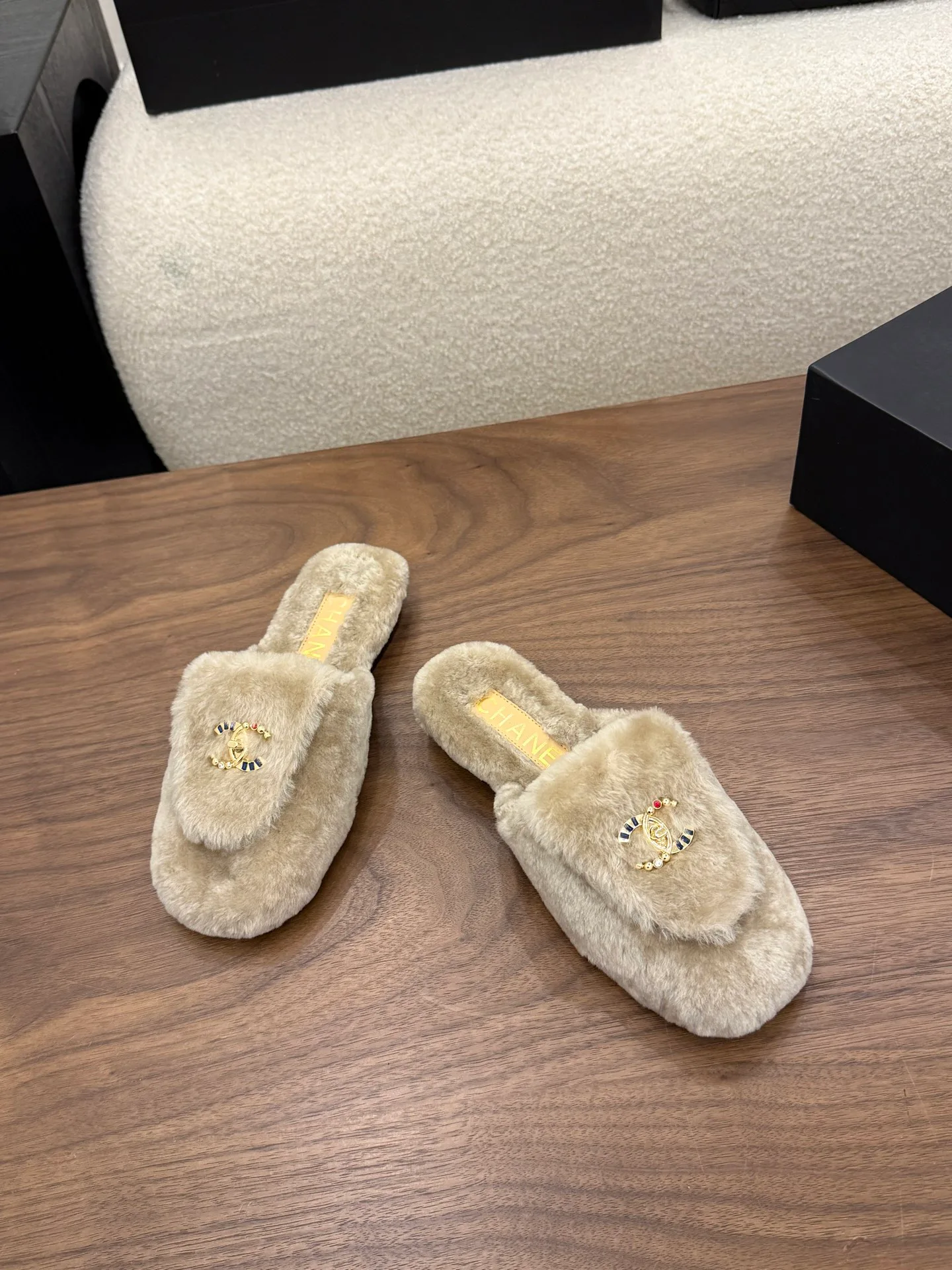 Women's Slippers CHANEL 18223682