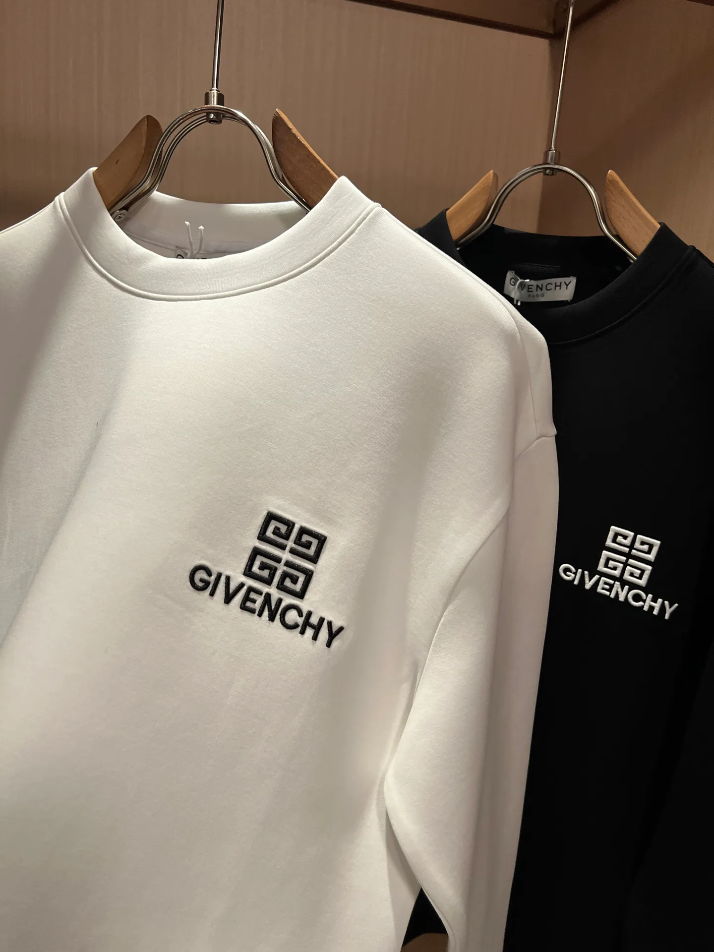 Men's Sweatshirts And Hoodies GIVENCHY 18519644