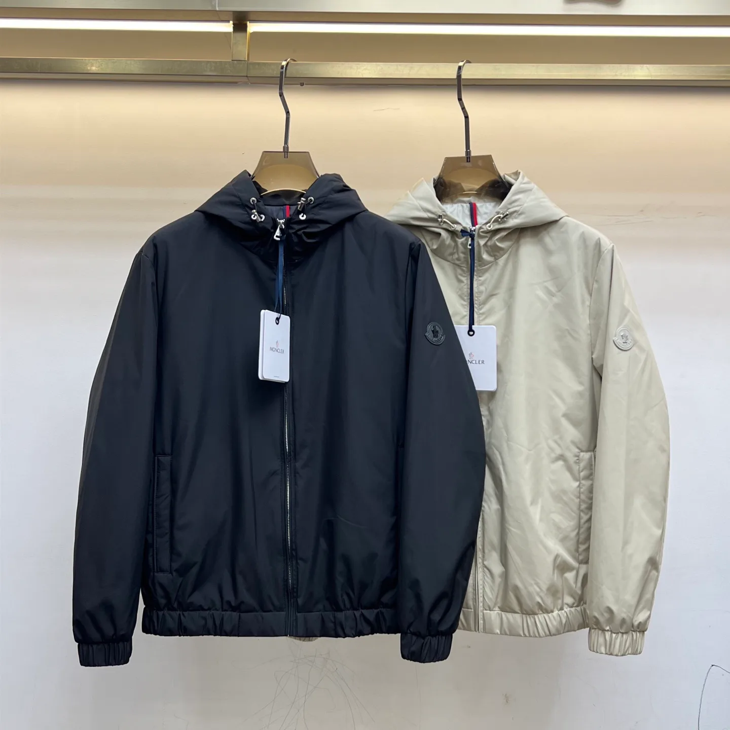 Women's Jackets And Down Jackets MONCLER 17340724