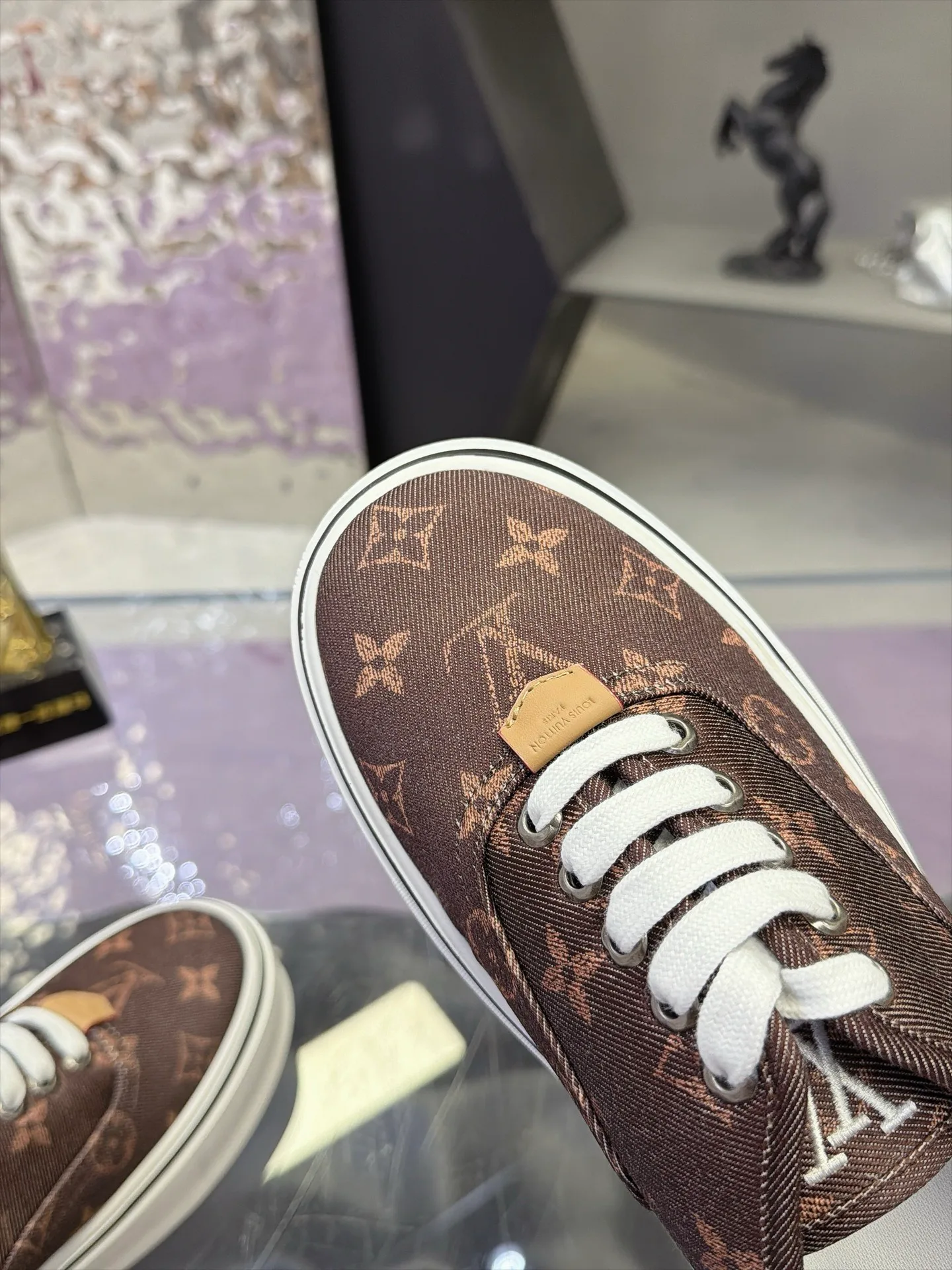 Men's Sneakers LOUIS VUITTON 17930902