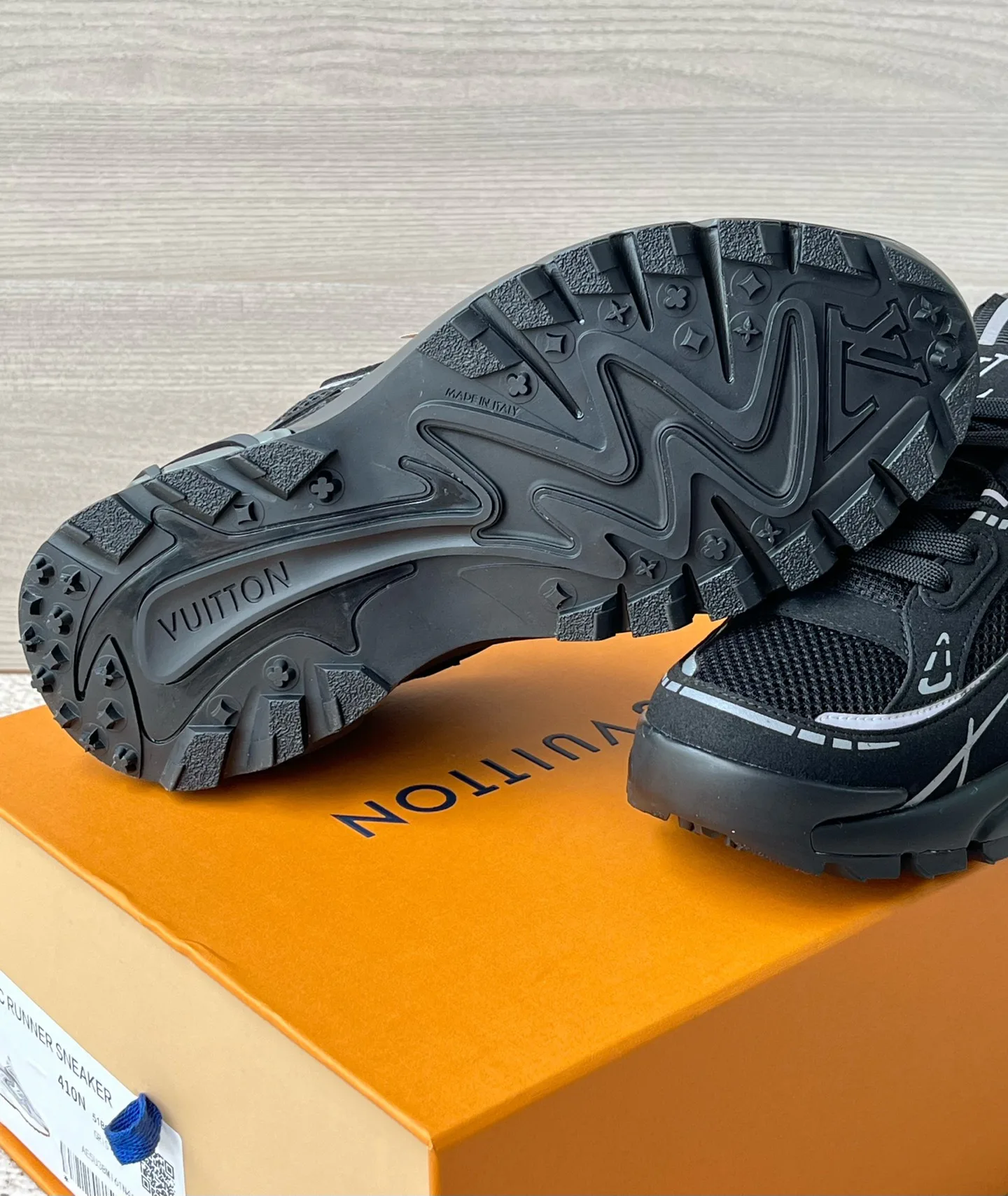 Men's Sneakers LOUIS VUITTON 17972104