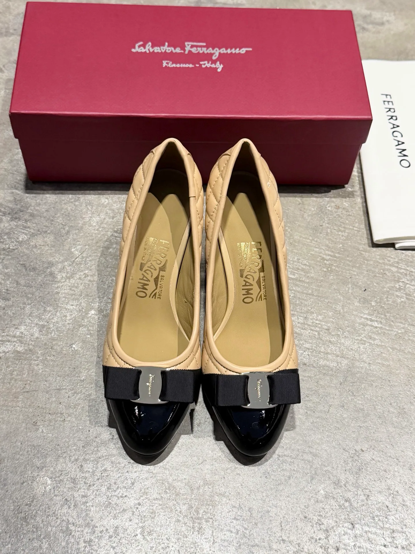 Women's Ballet Flats SALVATORE FERRAGAMO 17642577