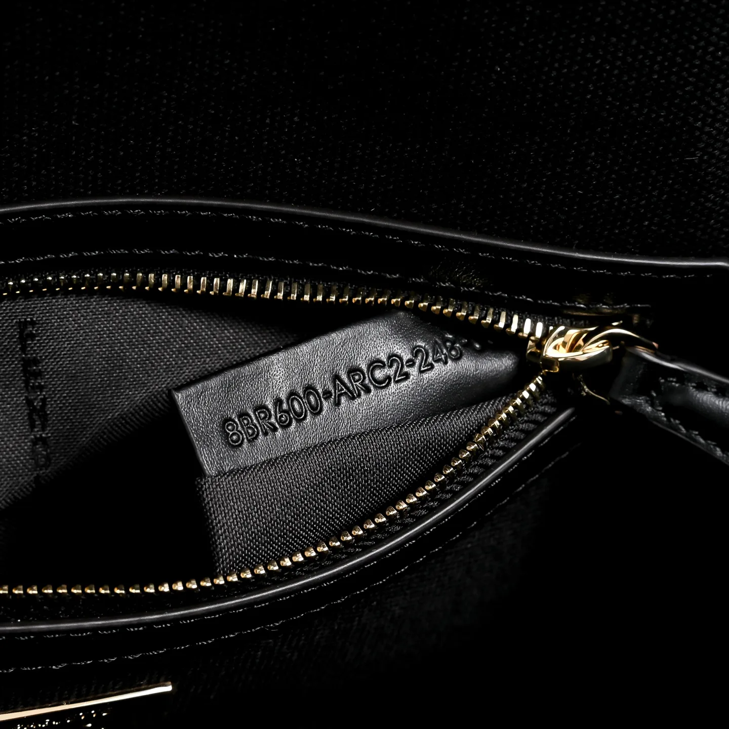 Классические Сумки Женские Fendi 18676172