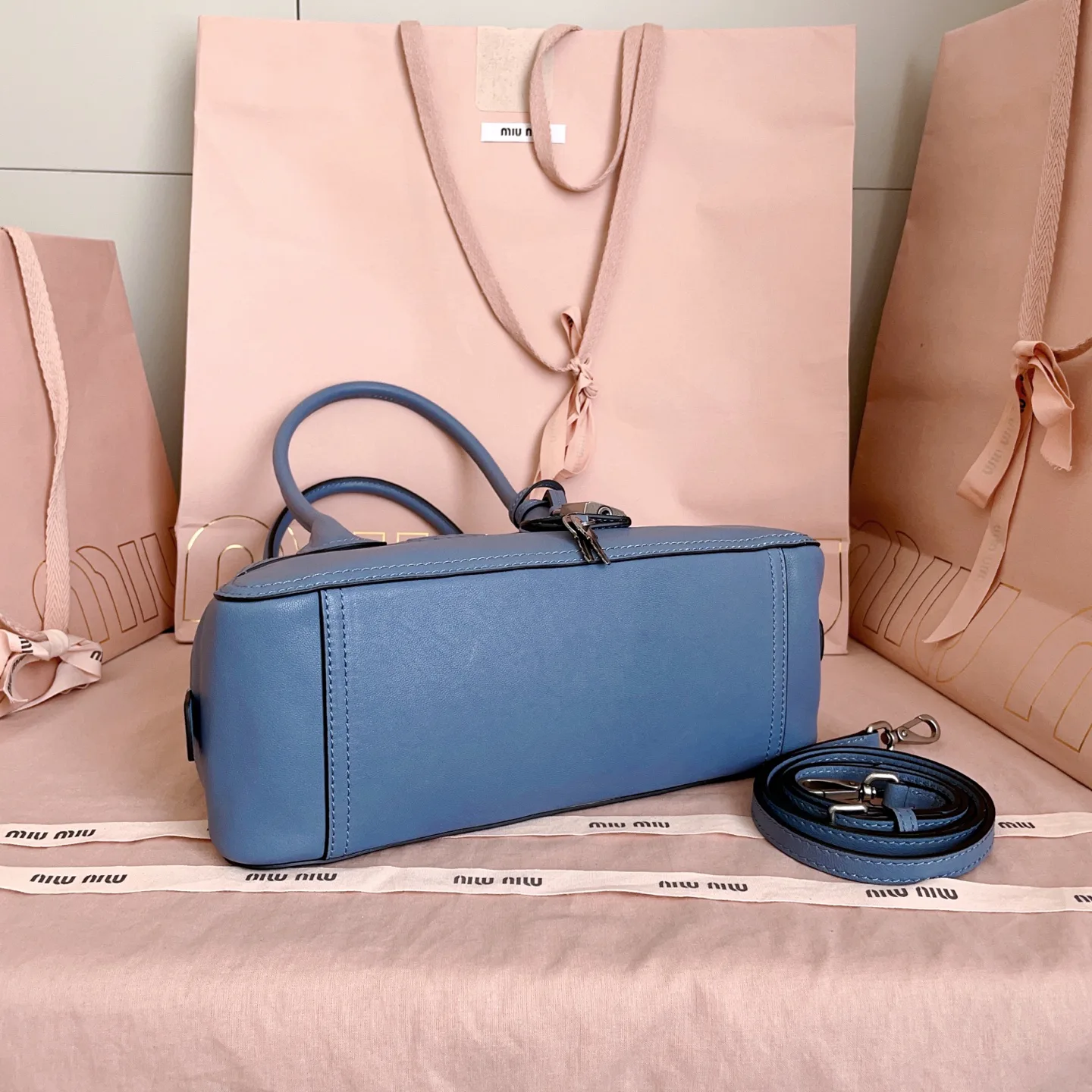 Классические Сумки Женские Miu Miu 18602457