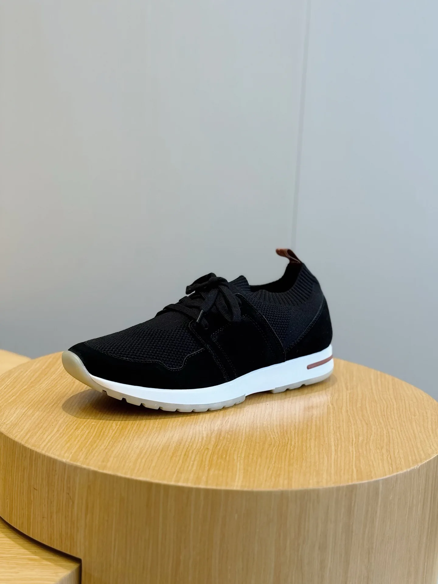 Men's Sneakers LORO PIANA 18380109