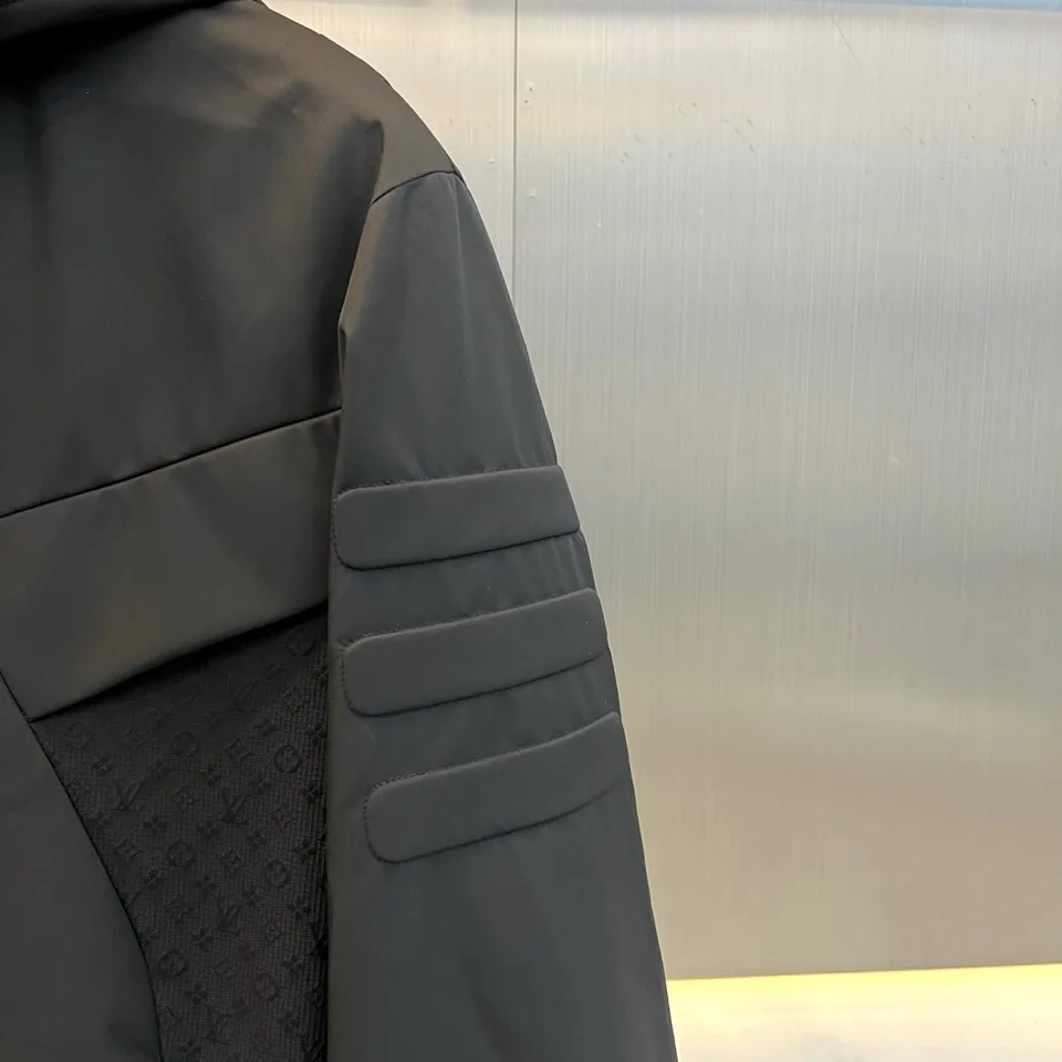 Men's Jackets And Down Jackets LOUIS VUITTON 18416756