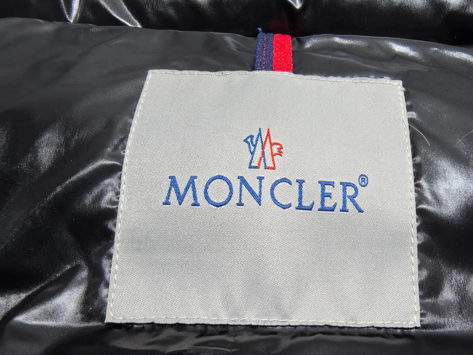 Жилеты Мужские Moncler 18684593