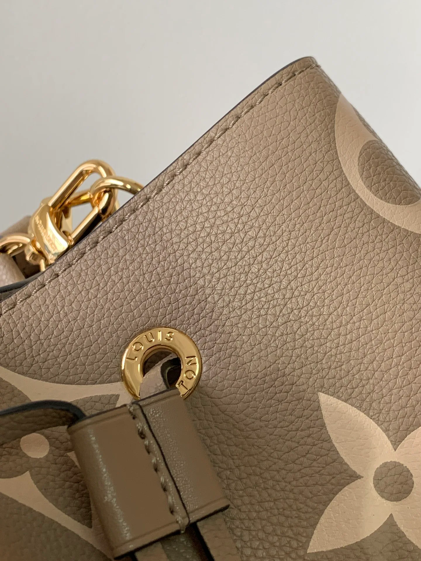 Women's Classic Handbags LOUIS VUITTON 17806369