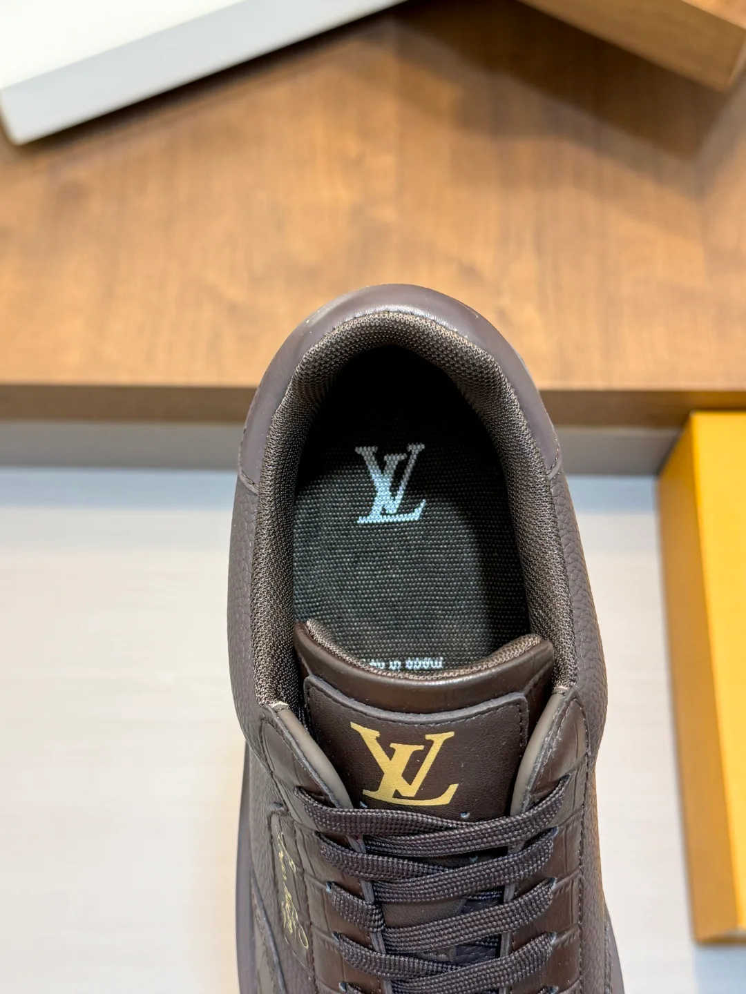 Men's Sneakers LOUIS VUITTON 18265104