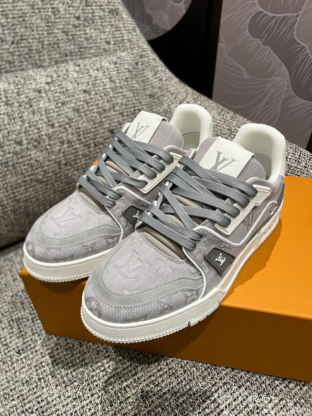 Women's Sneakers LOUIS VUITTON 18080167