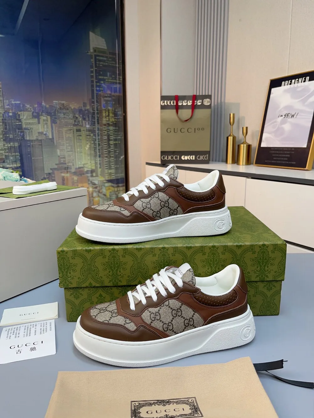Women's Sneakers GUCCI 18369614