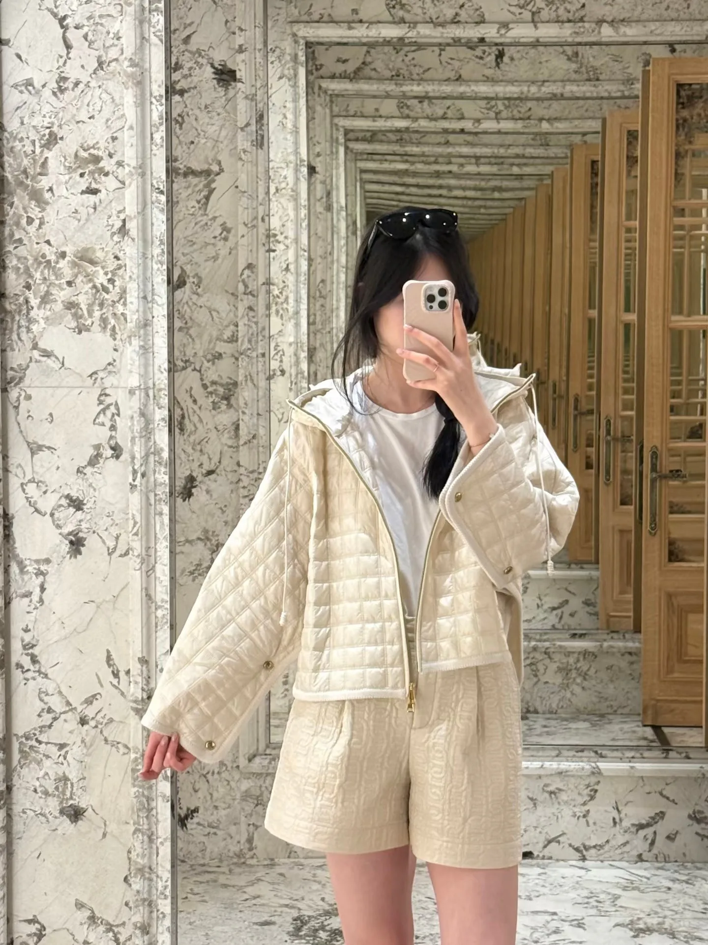 Women's Jackets And Down Jackets MONCLER 18044529
