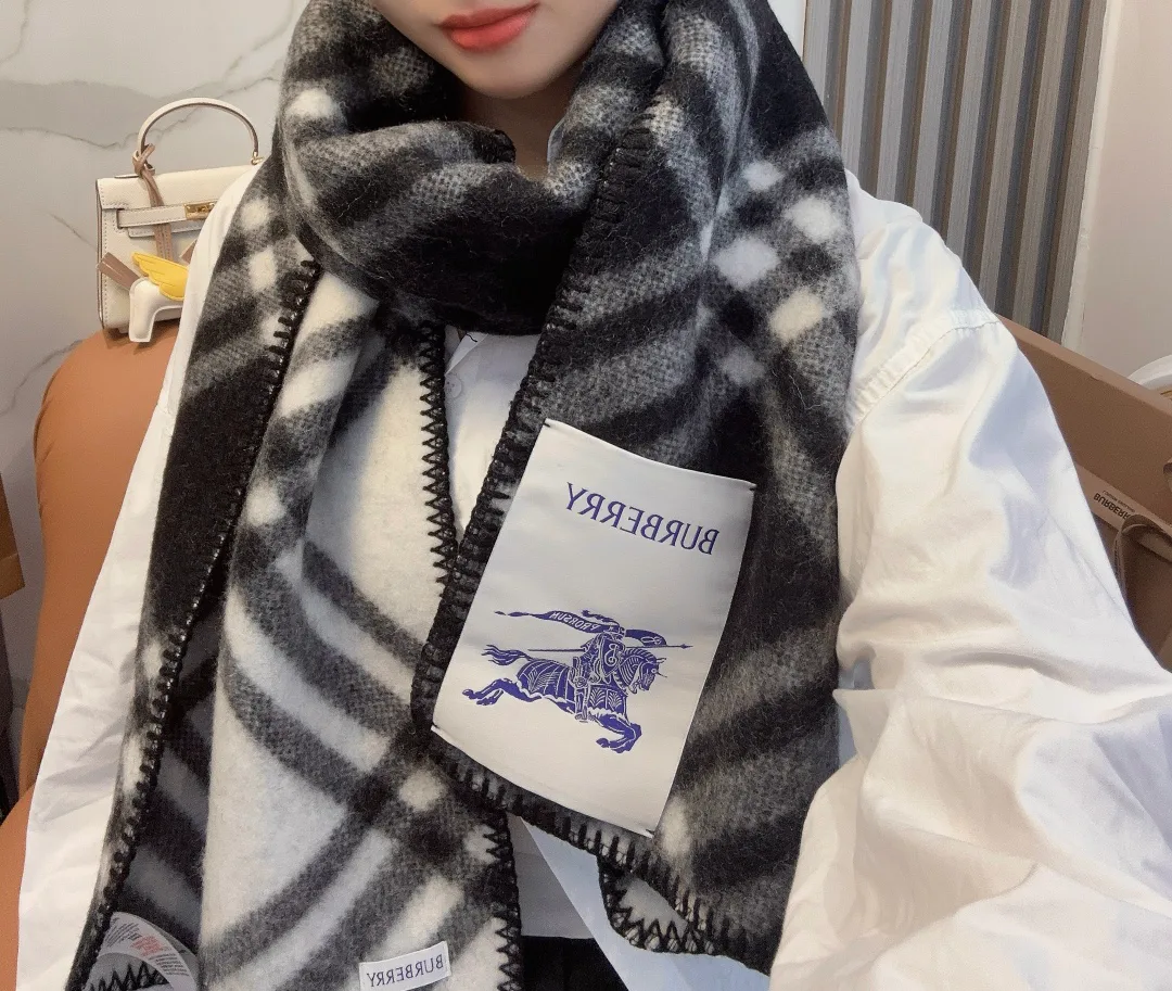 Scarves BURBERRY 18401215