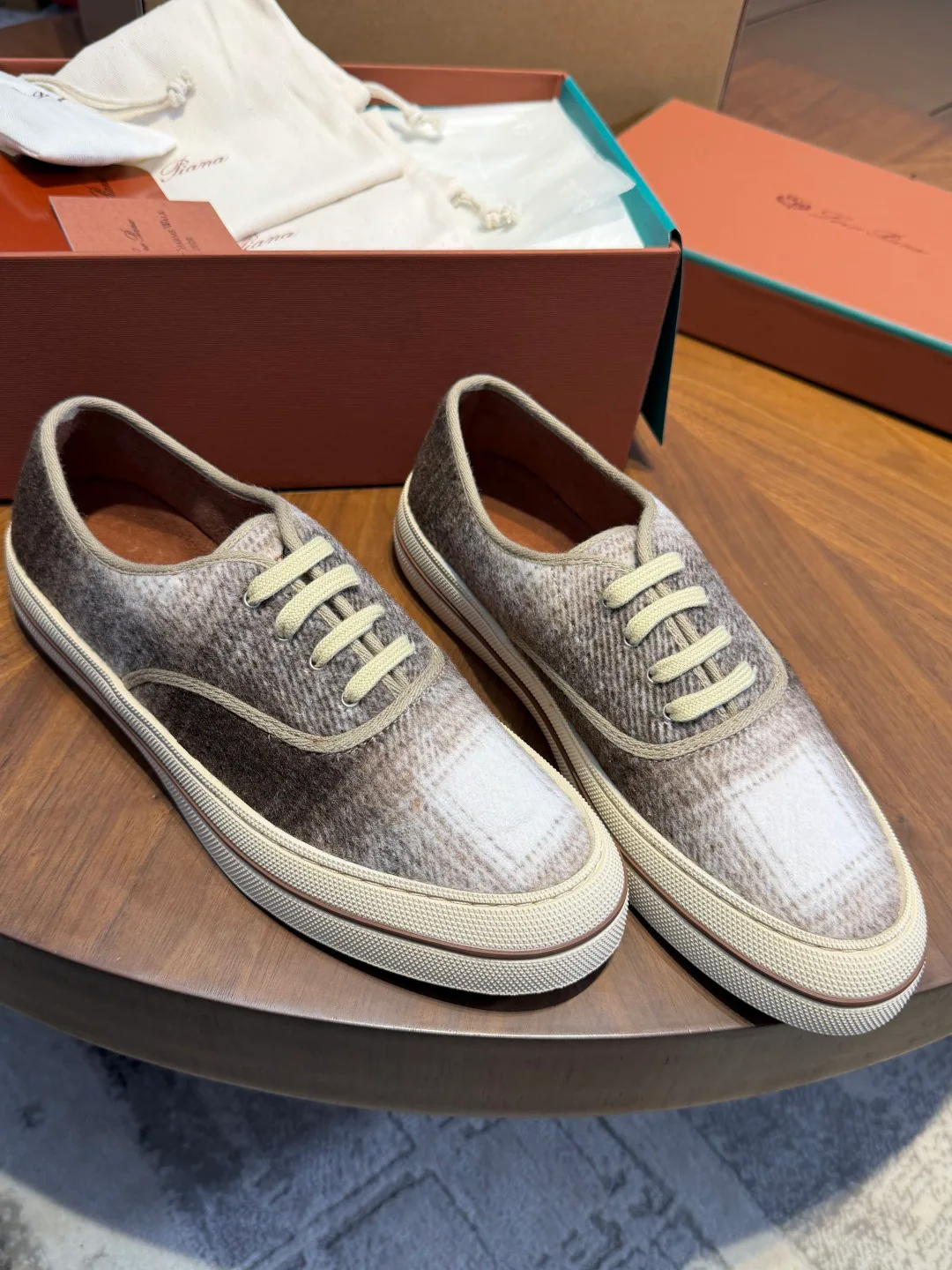 Women's Sneakers LORO PIANA 19527381