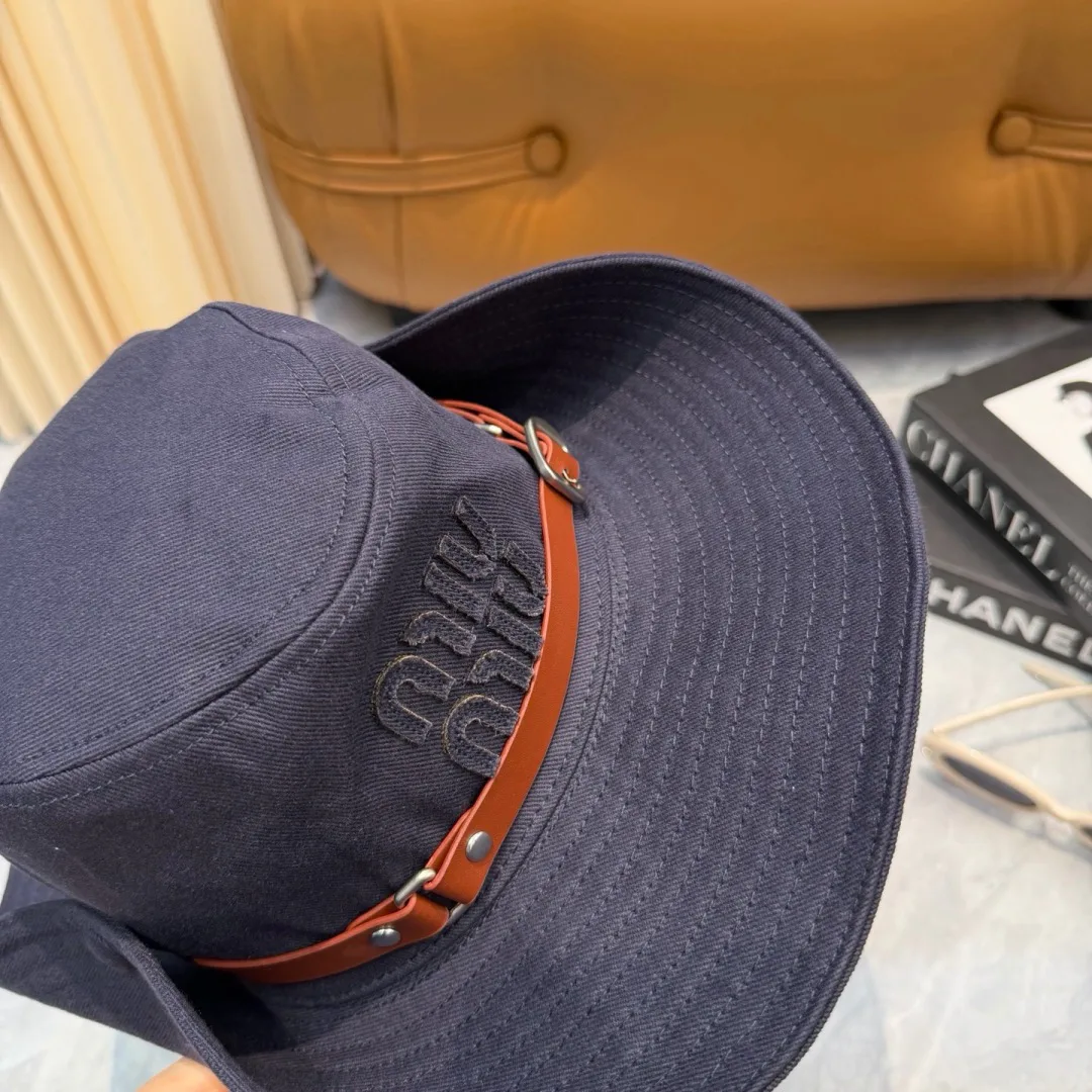 Hats MIU MIU 17701954