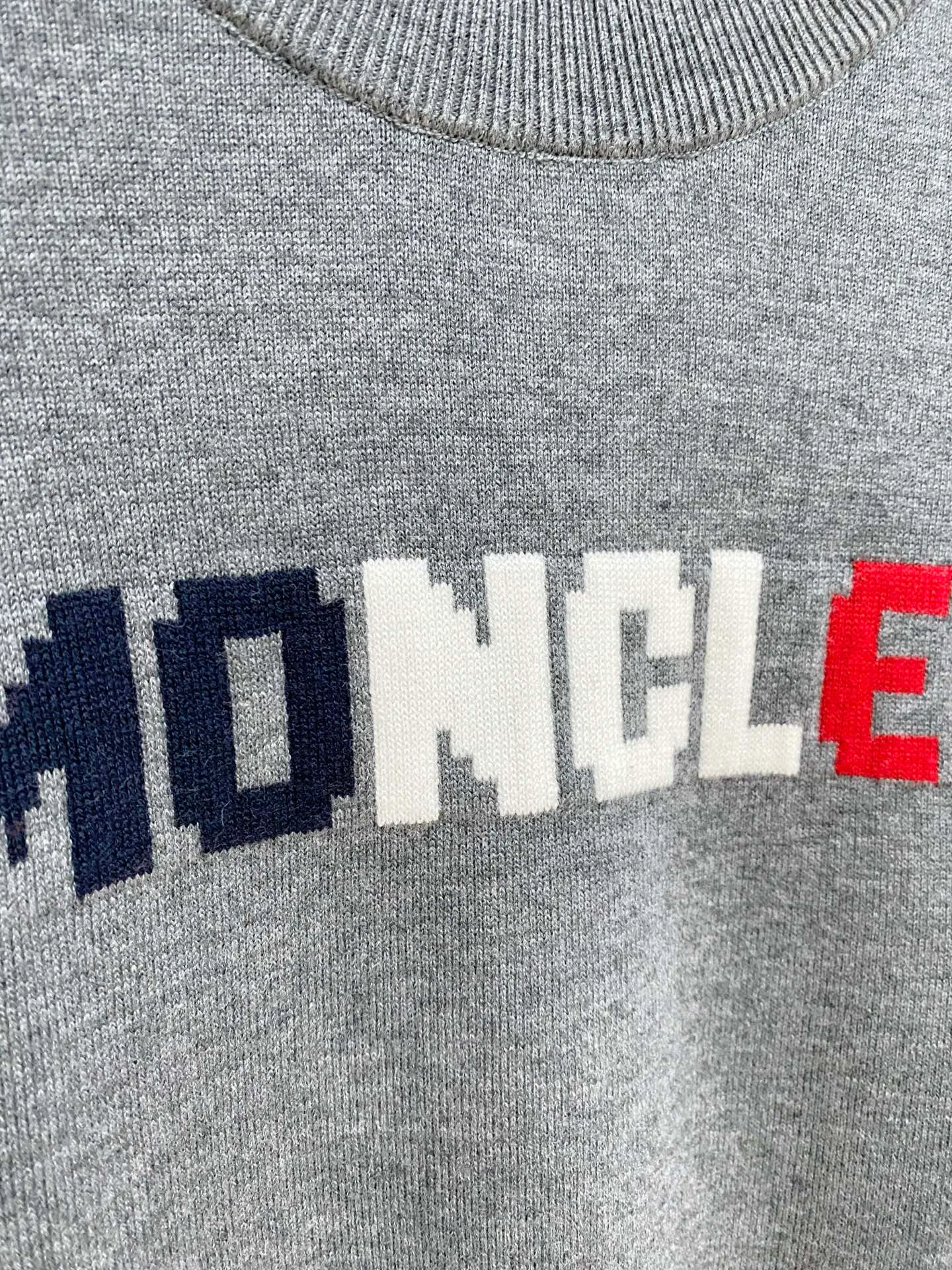 Men's Jumpers And Sweaters MONCLER 18374690