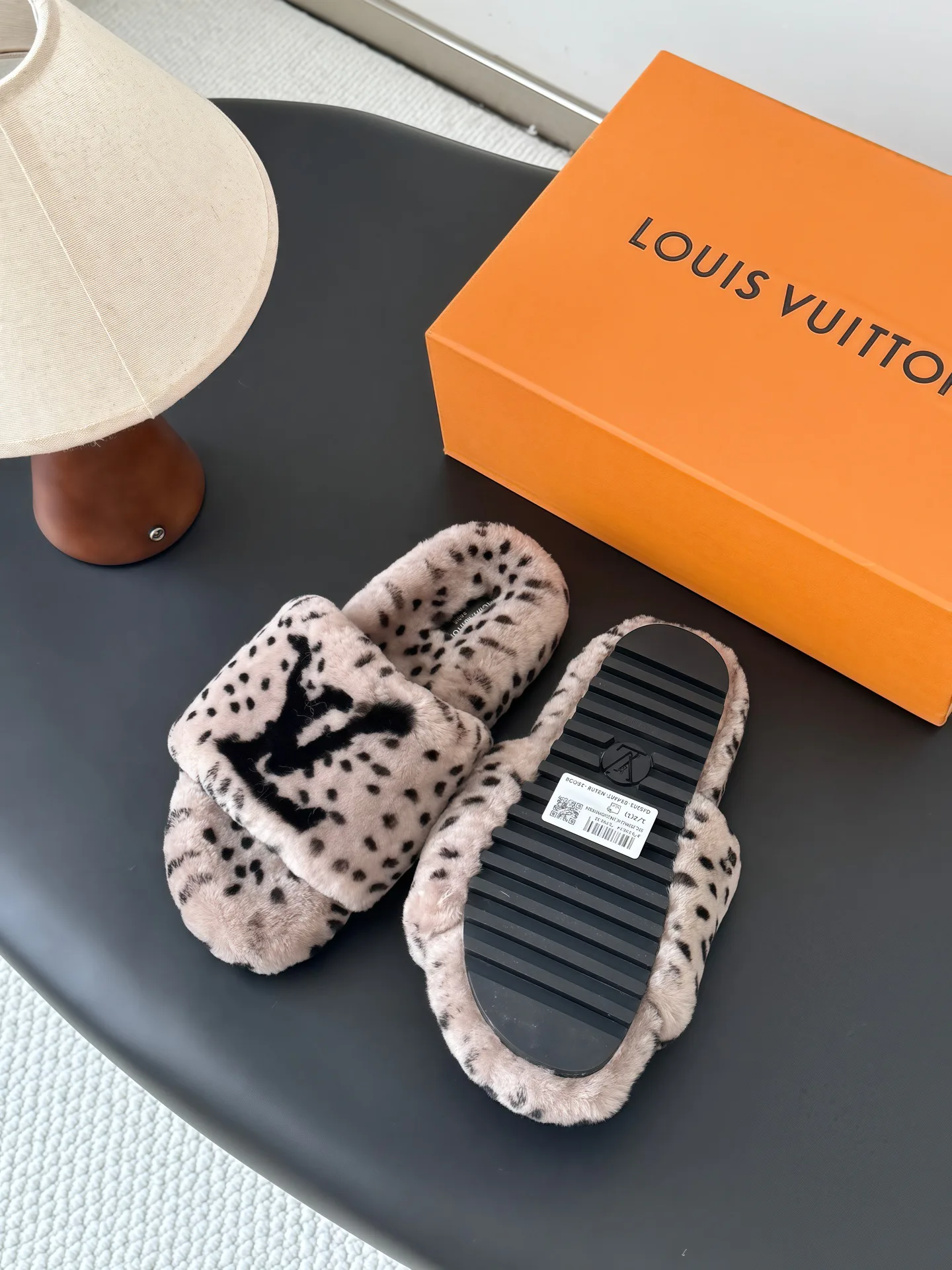 Women's Slippers LOUIS VUITTON 18053845