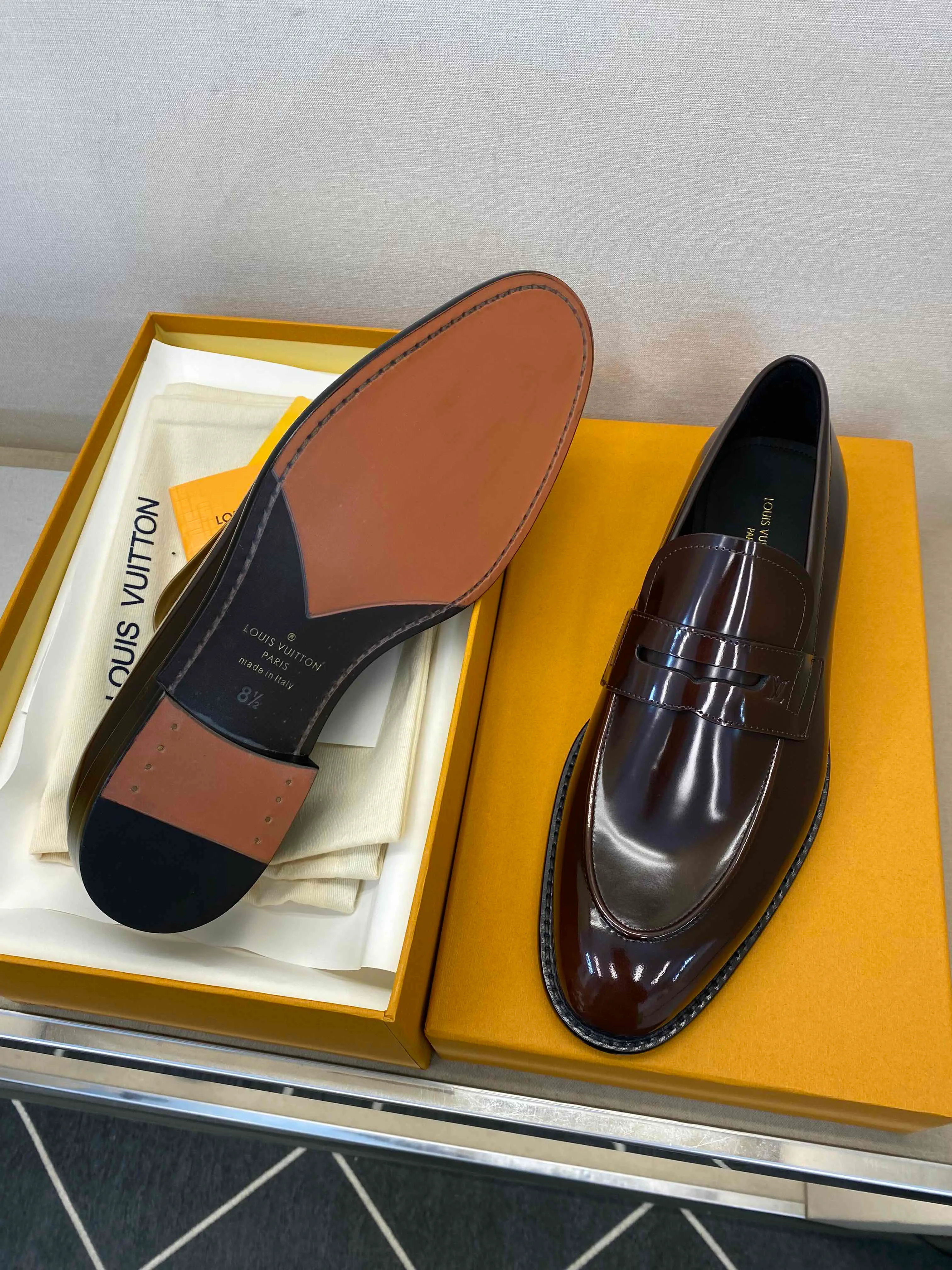 Men's Loafers And Dress Shoes LOUIS VUITTON 18079173