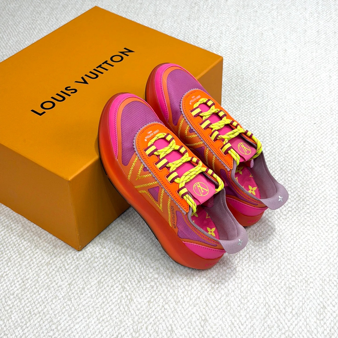 Women's Sneakers LOUIS VUITTON 18265148