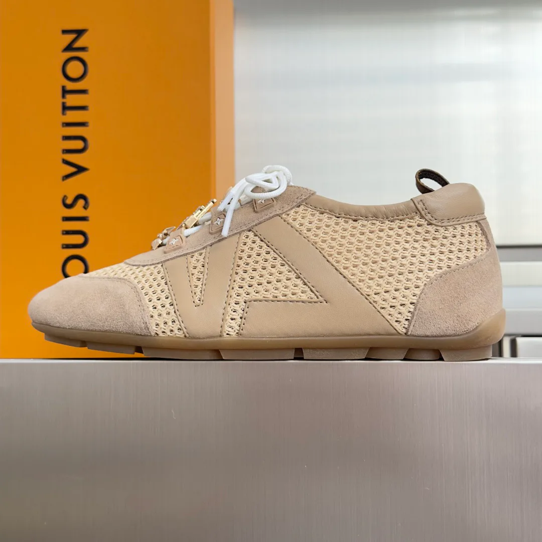 Women's Sneakers LOUIS VUITTON 17950618