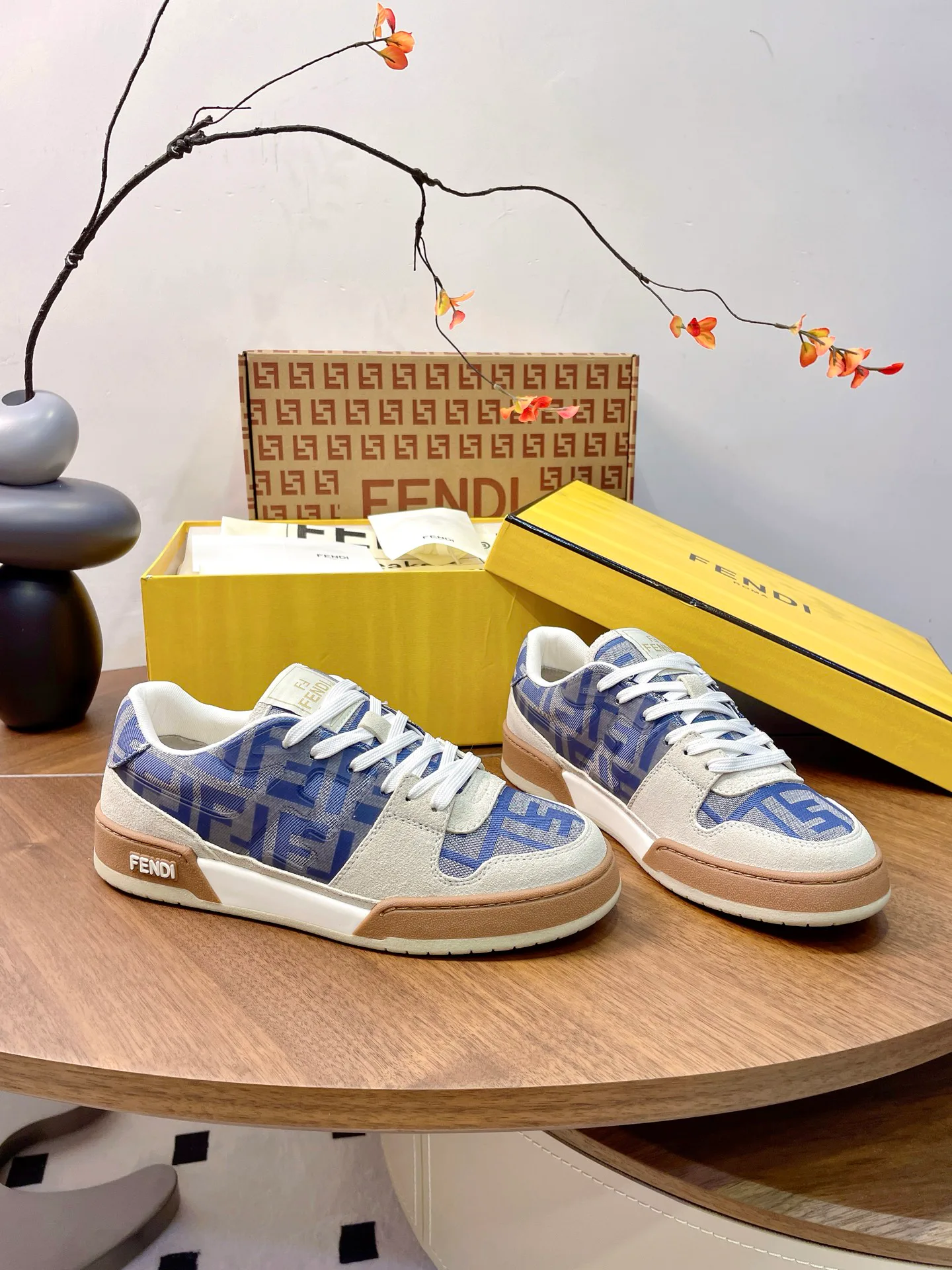 Women's Sneakers FENDI 17957350