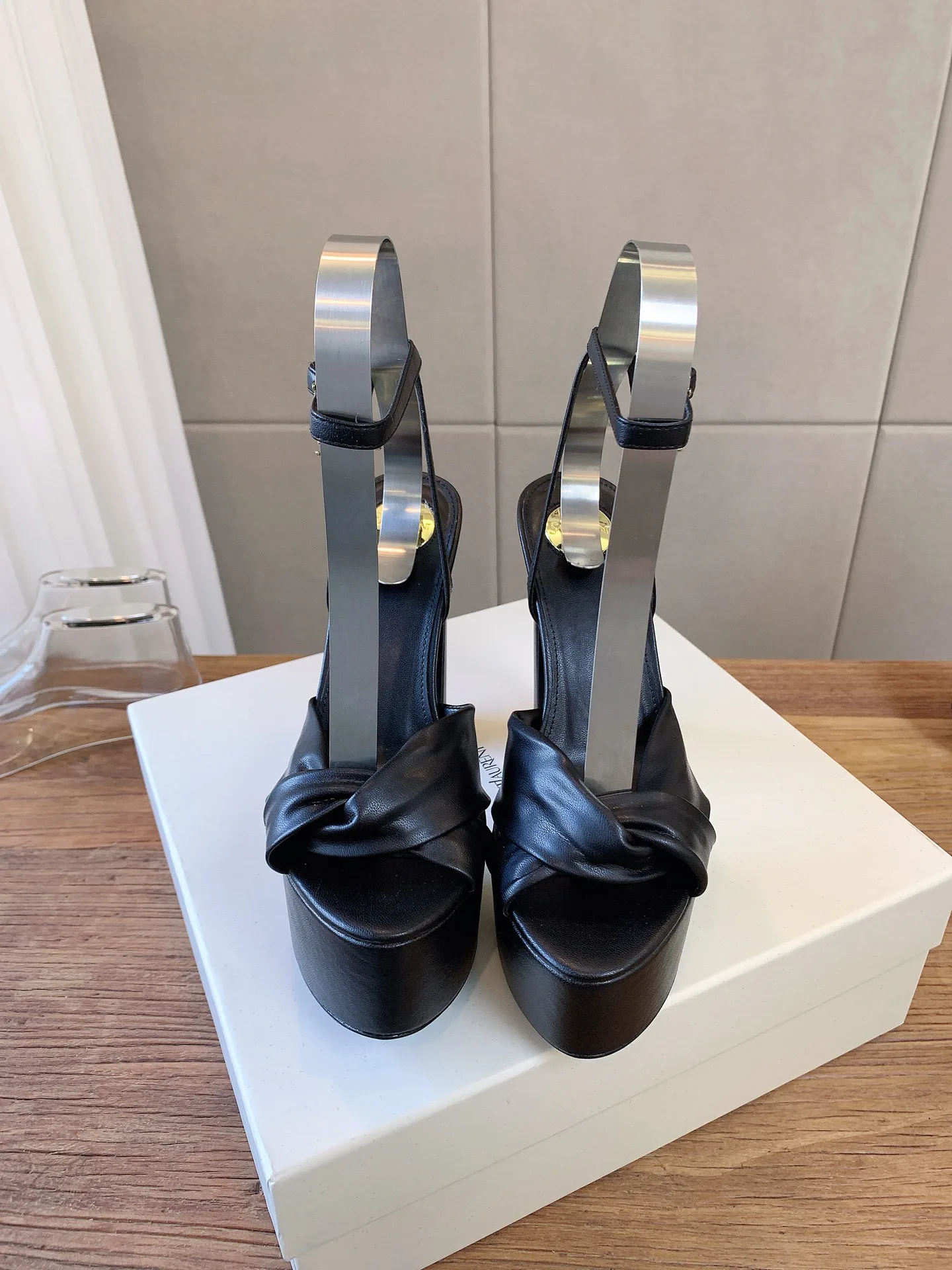 Women's Open-Toe Sandals SAINT LAURENT 18365386