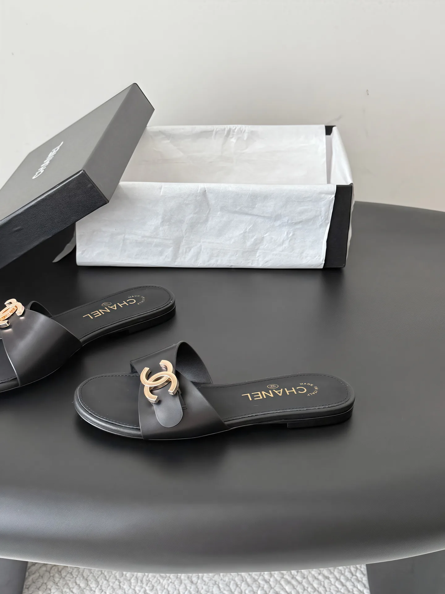 Women's Flip-Flops CHANEL 17784779
