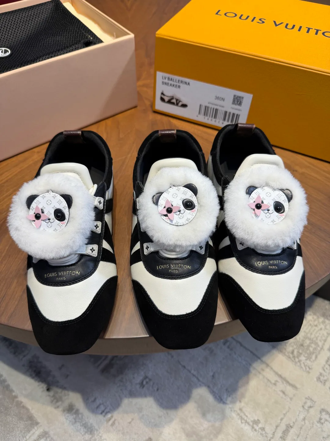 Women's Sneakers LOUIS VUITTON 18161998