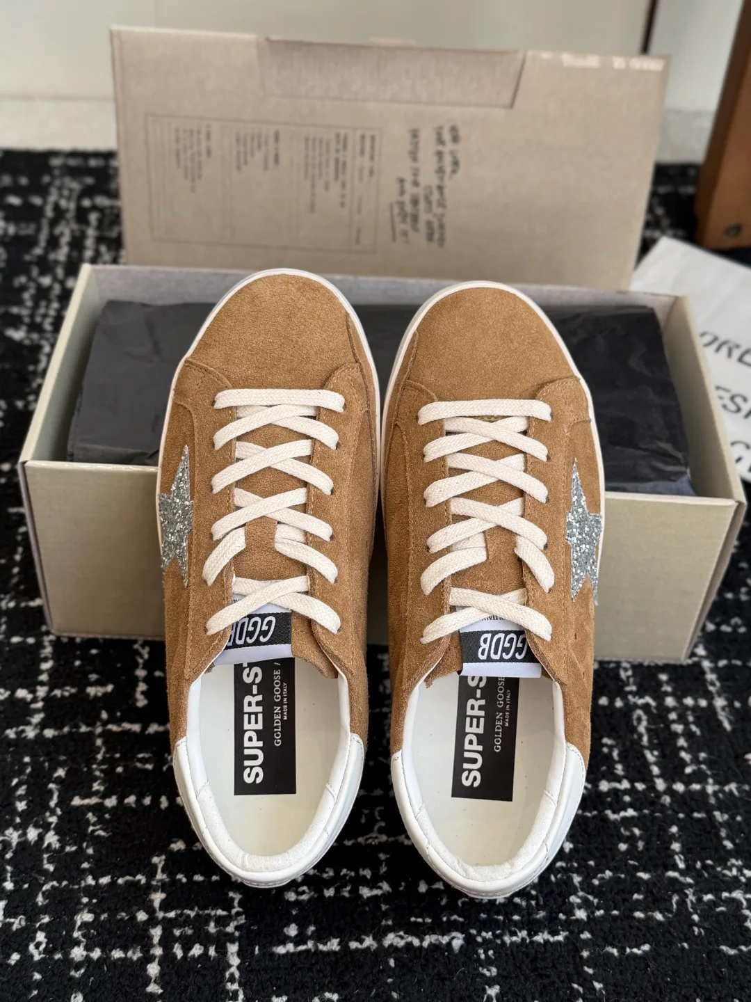 Women's Sneakers GOLDEN GOOSE 18138834