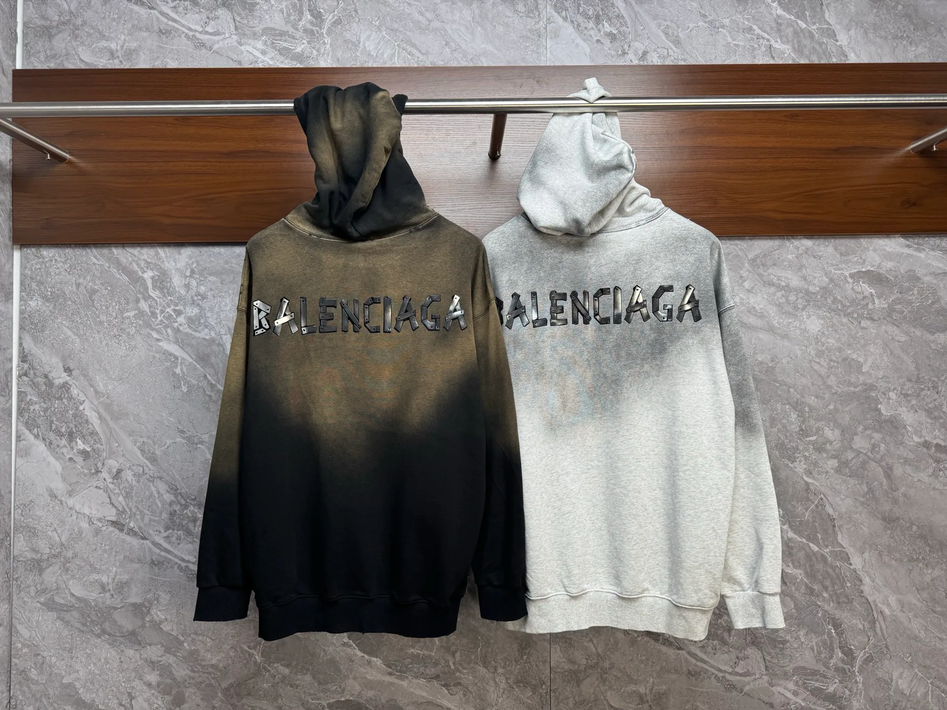 Women's Sweatshirts And Hoodies BALENCIAGA 18182350