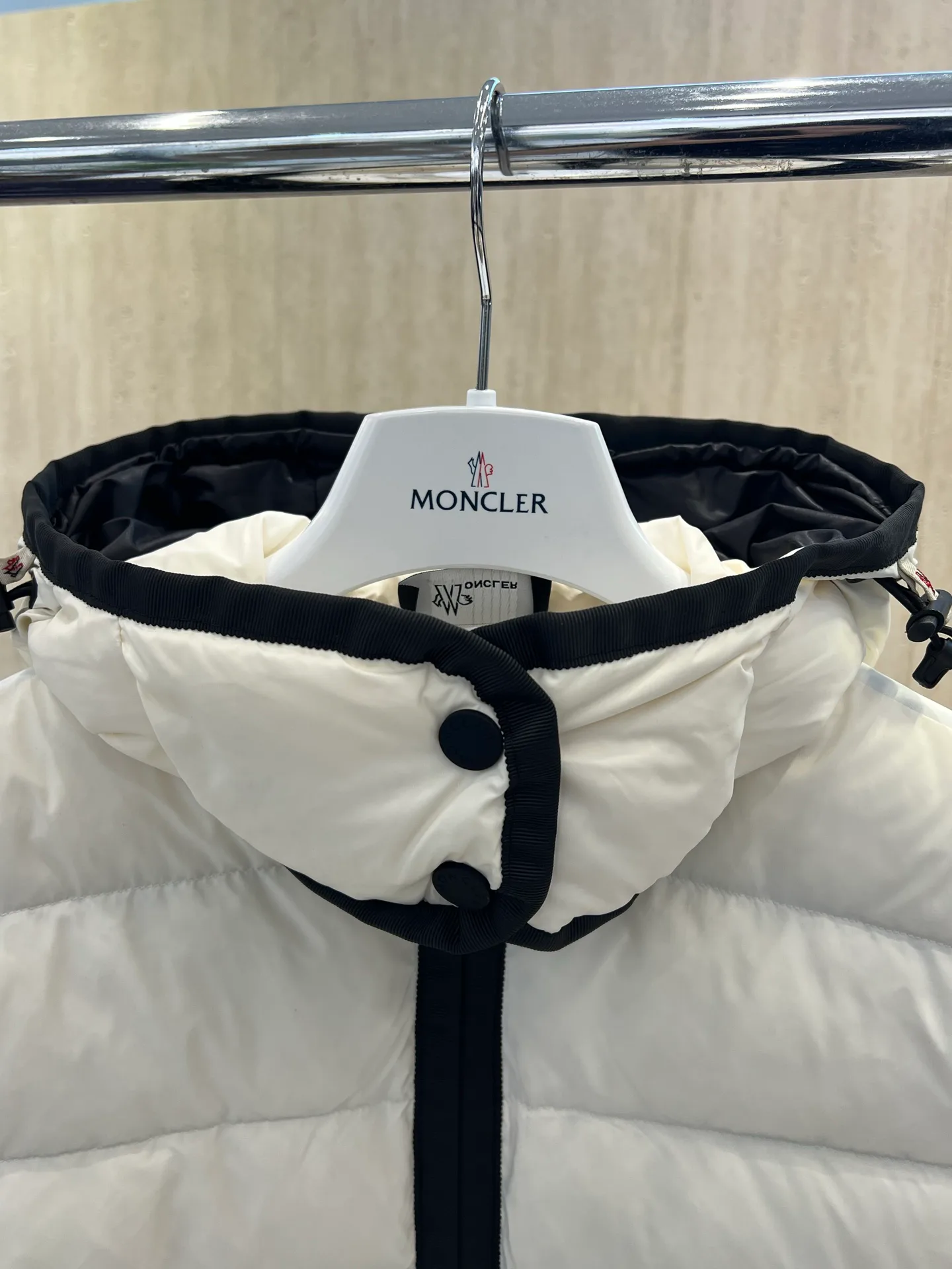 Men's Jackets And Down Jackets MONCLER 18434542
