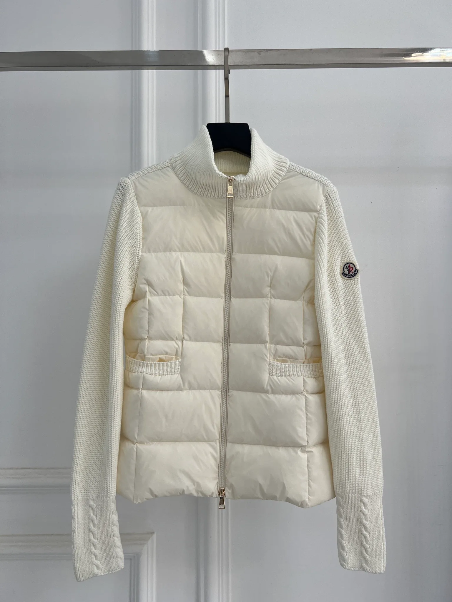 Women's Jackets And Down Jackets MONCLER 18416255