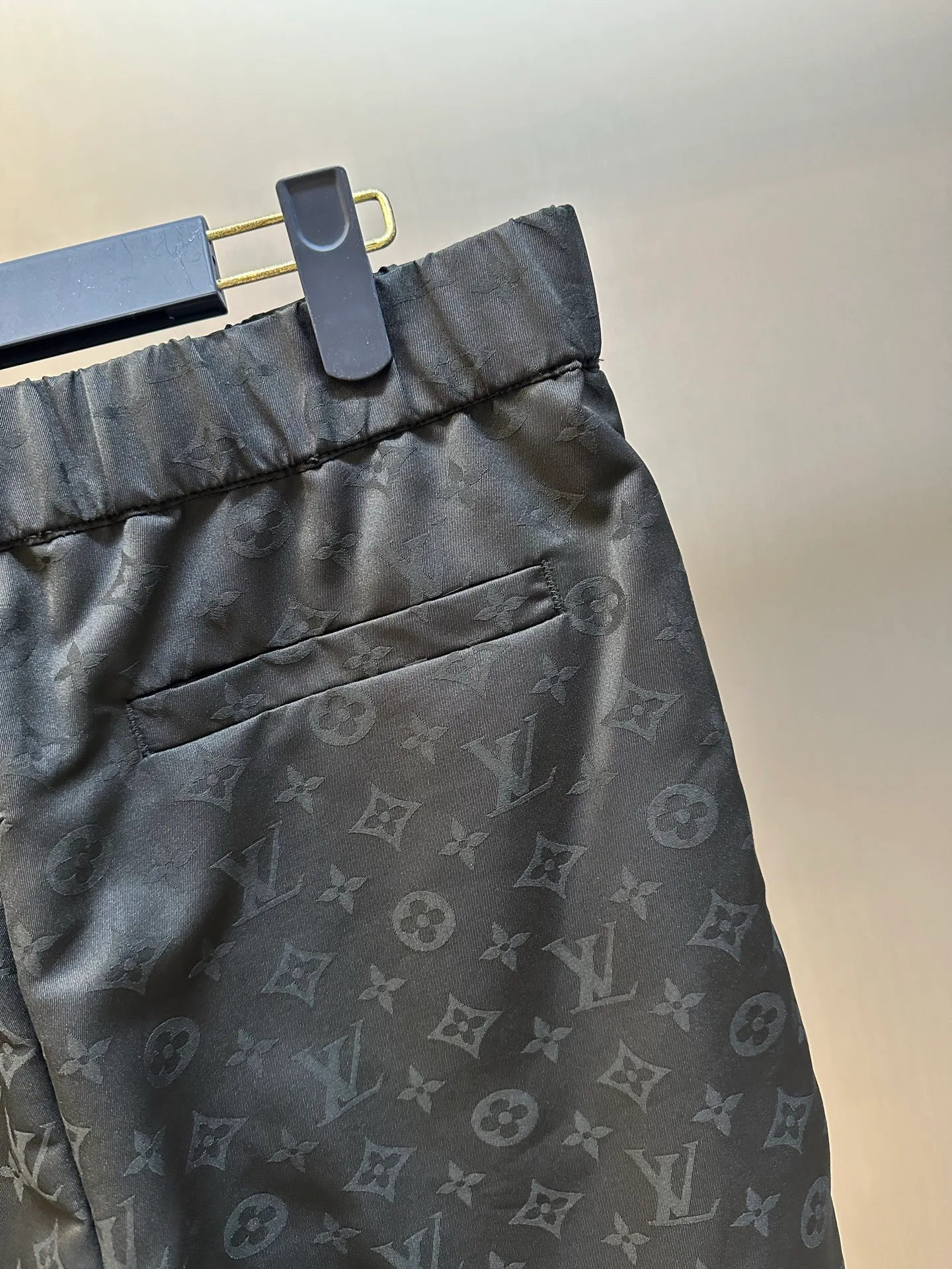 Men's Trousers LOUIS VUITTON 18178869