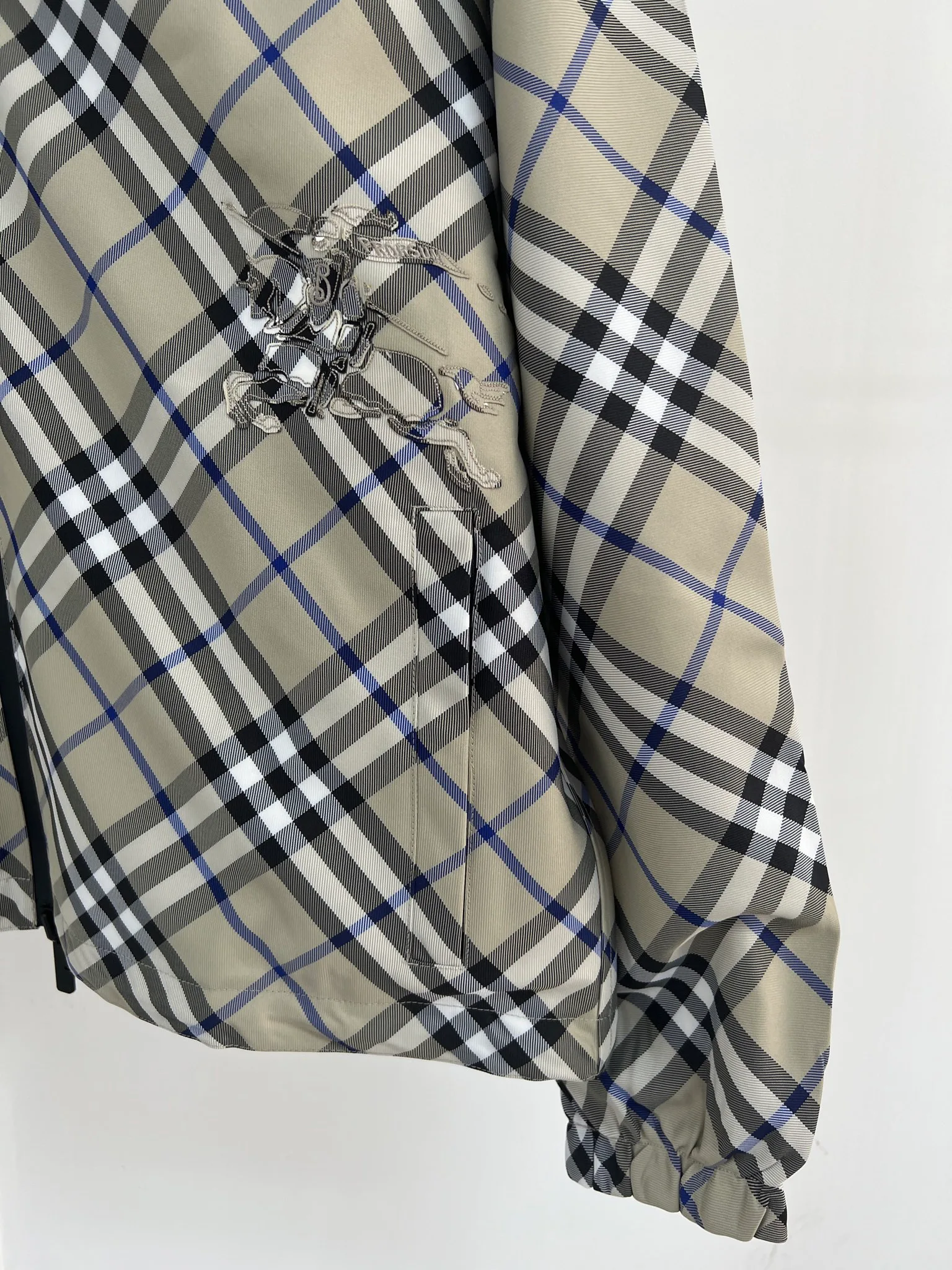 Women's Jackets And Down Jackets BURBERRY 18415772
