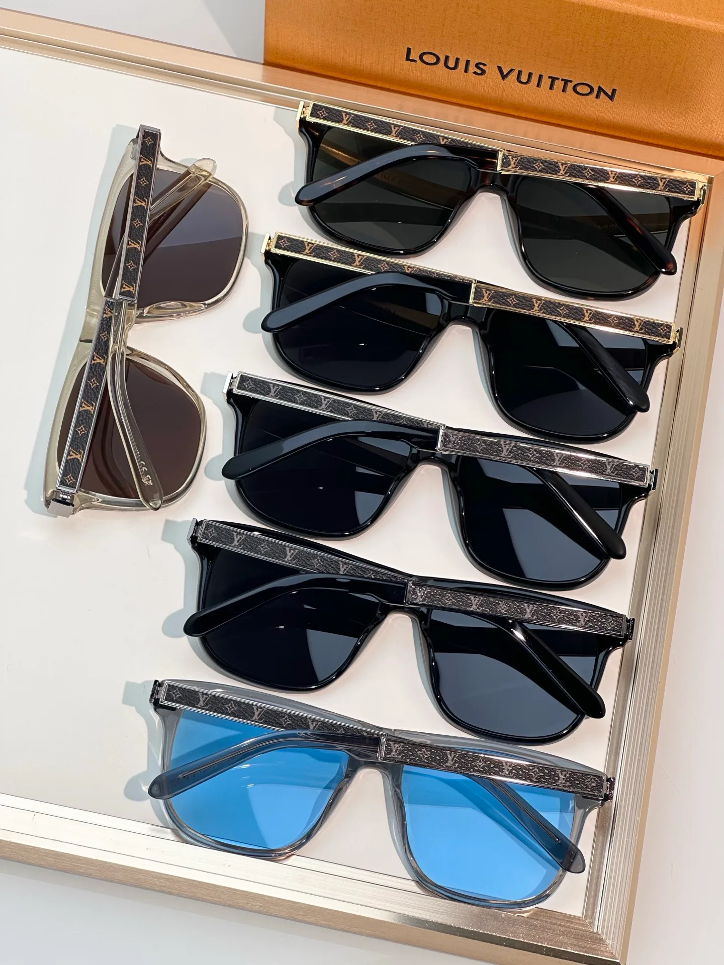 Glasses LOUIS VUITTON 18060375