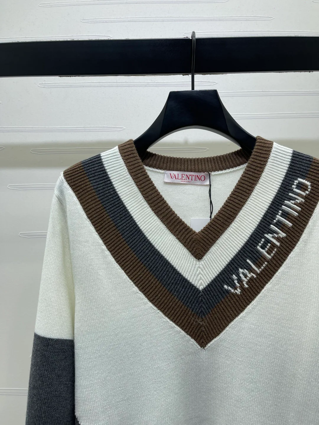 Women's Jumpers And Sweaters VALENTINO 18140974