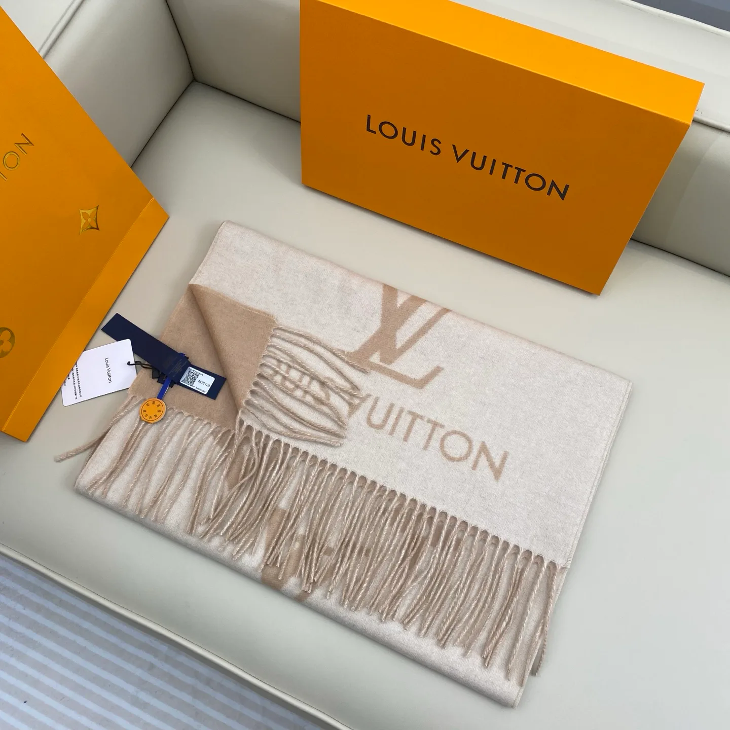 Scarves LOUIS VUITTON 18105571