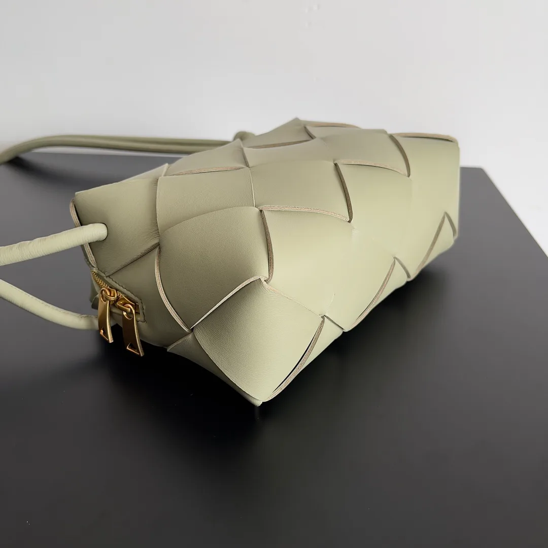 Women's Classic Handbags BOTTEGA VENETA 17434822