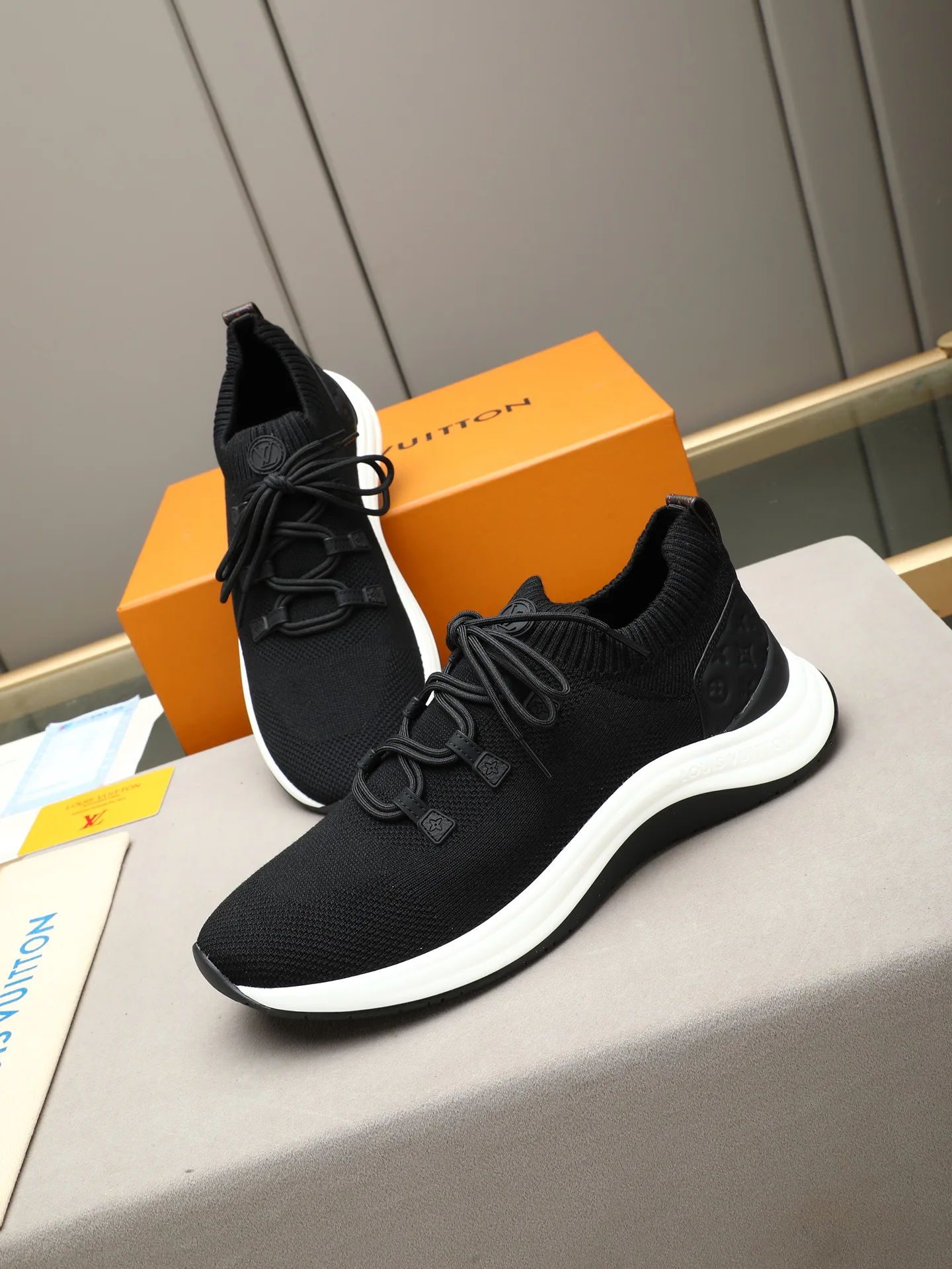 Men's Sneakers LOUIS VUITTON 17947265