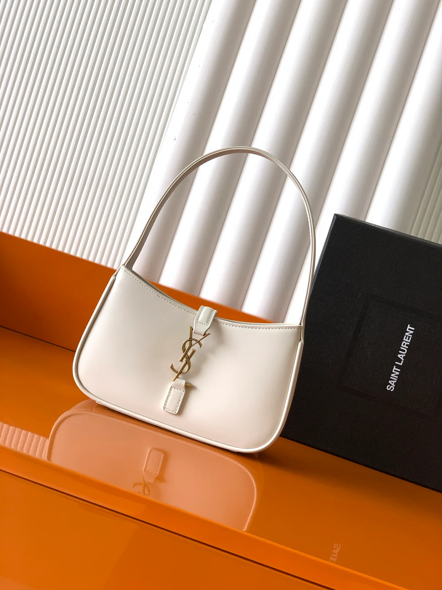 Классические Сумки Женские Saint Laurent 18610980