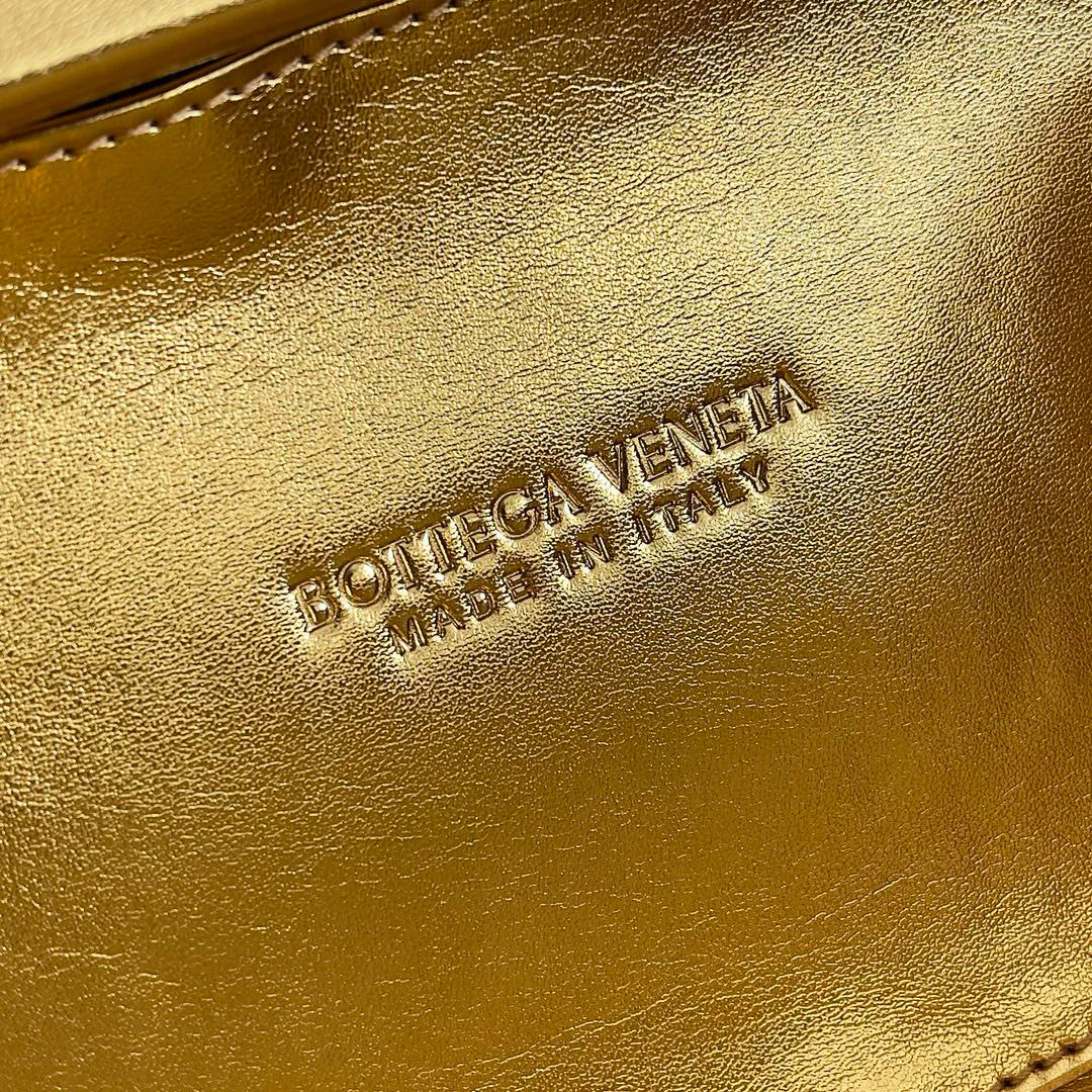 Women's Clutches BOTTEGA VENETA 17313230
