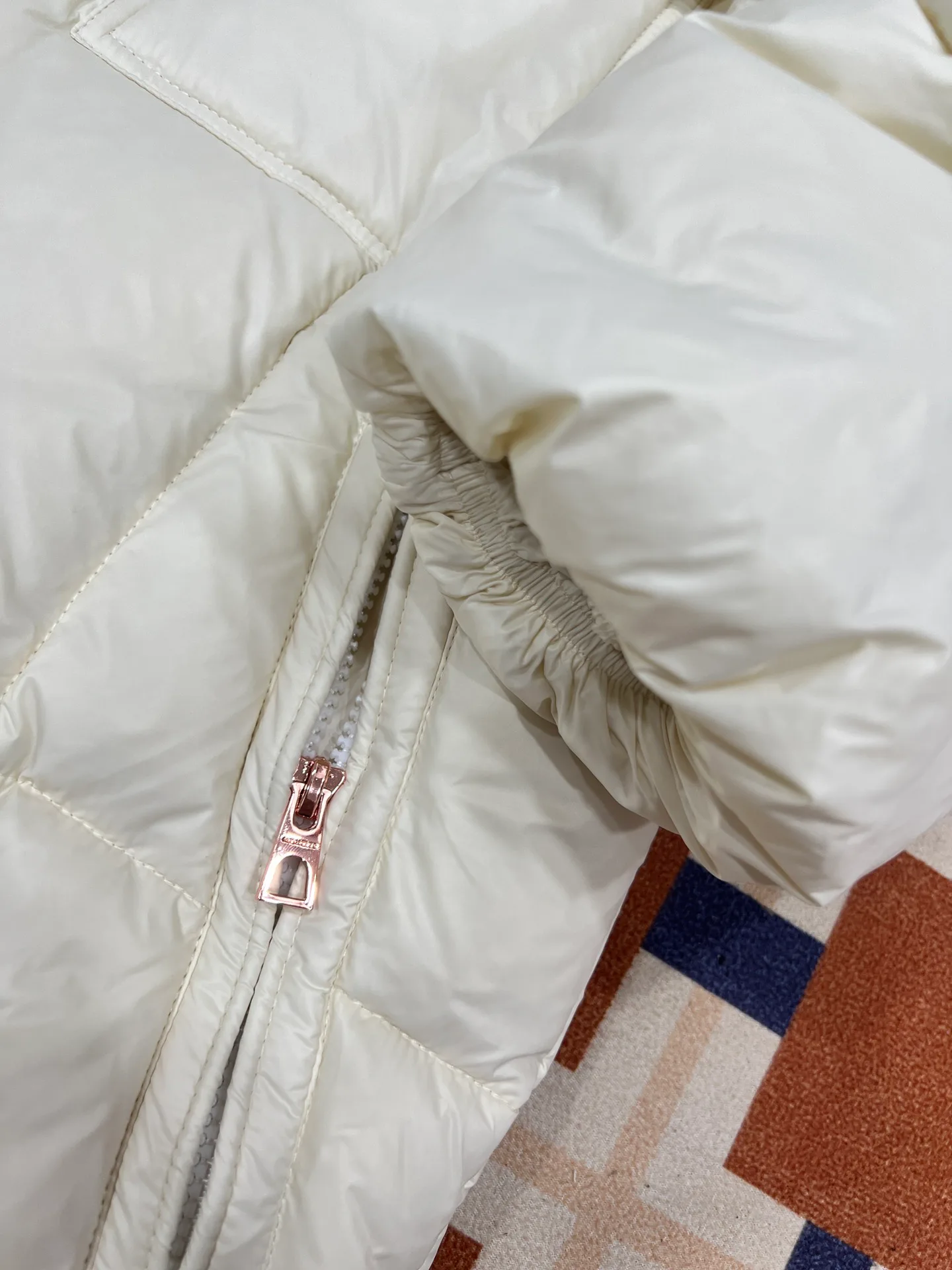 Women's Jackets And Down Jackets MONCLER 17888371
