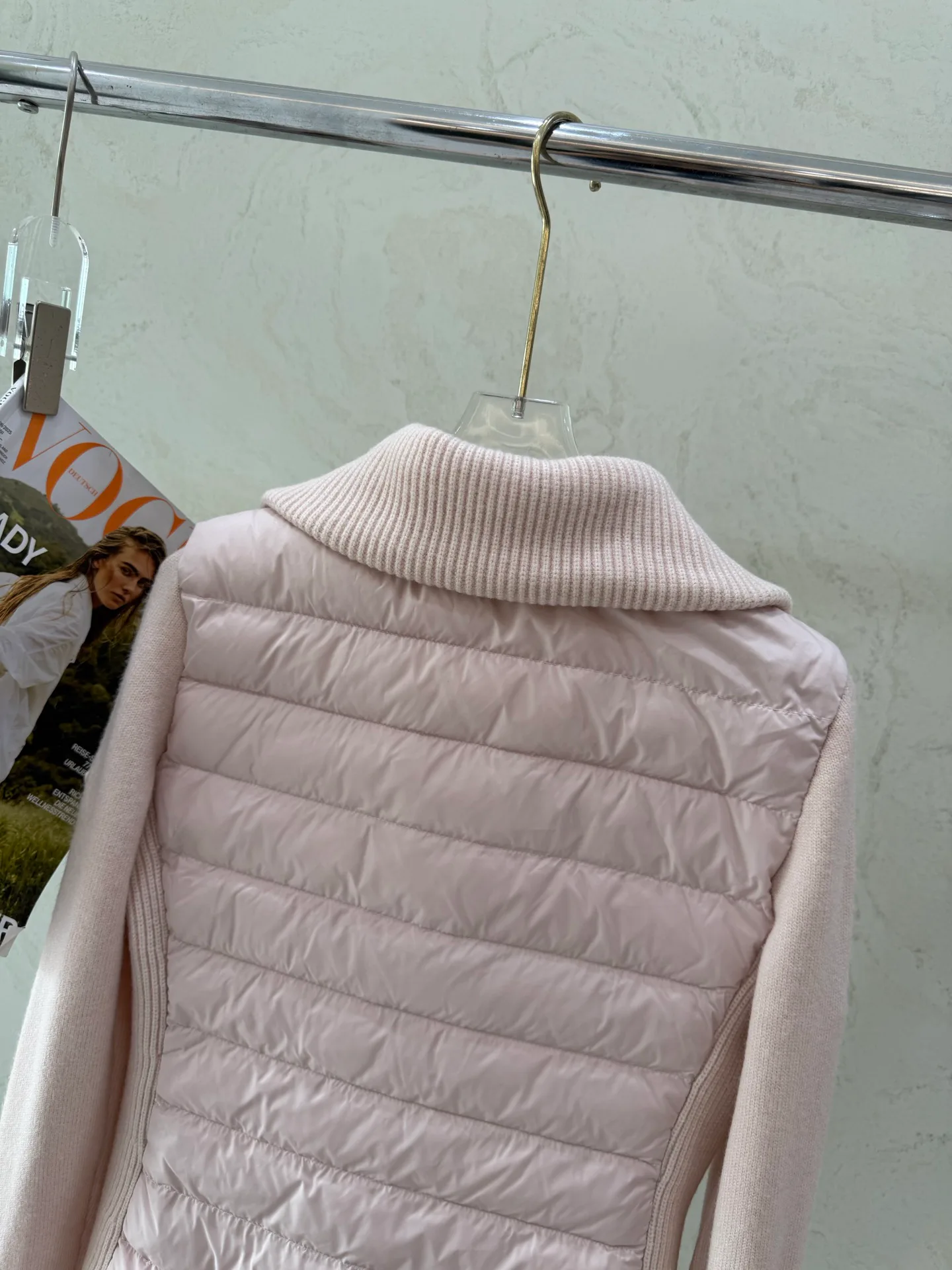 Women's Jackets And Down Jackets MONCLER 17918881