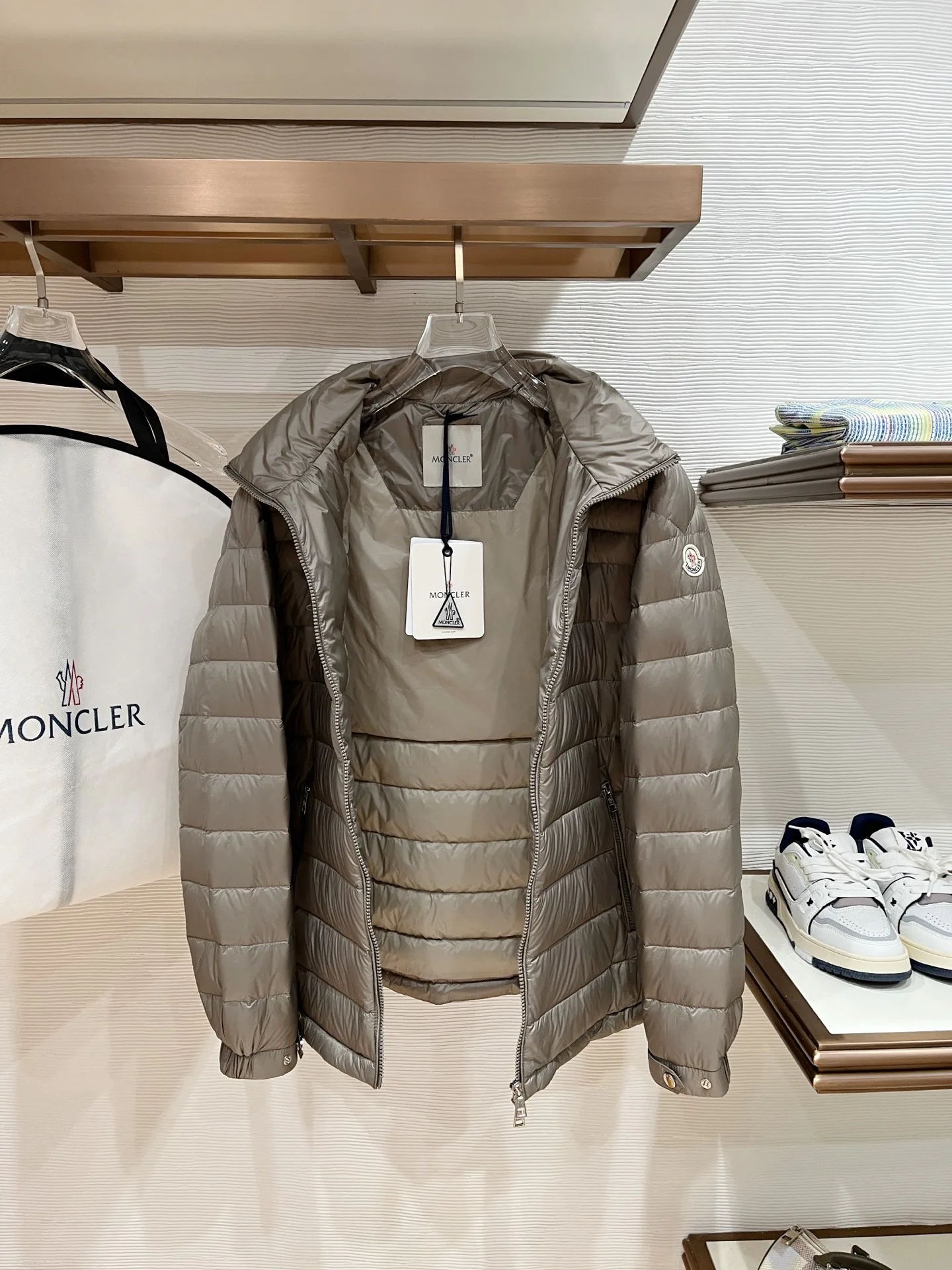 Men's Jackets And Down Jackets MONCLER 18510160