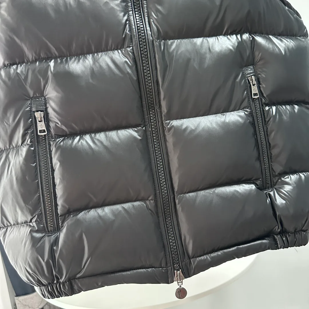 Women's Jackets And Down Jackets MONCLER 18129812