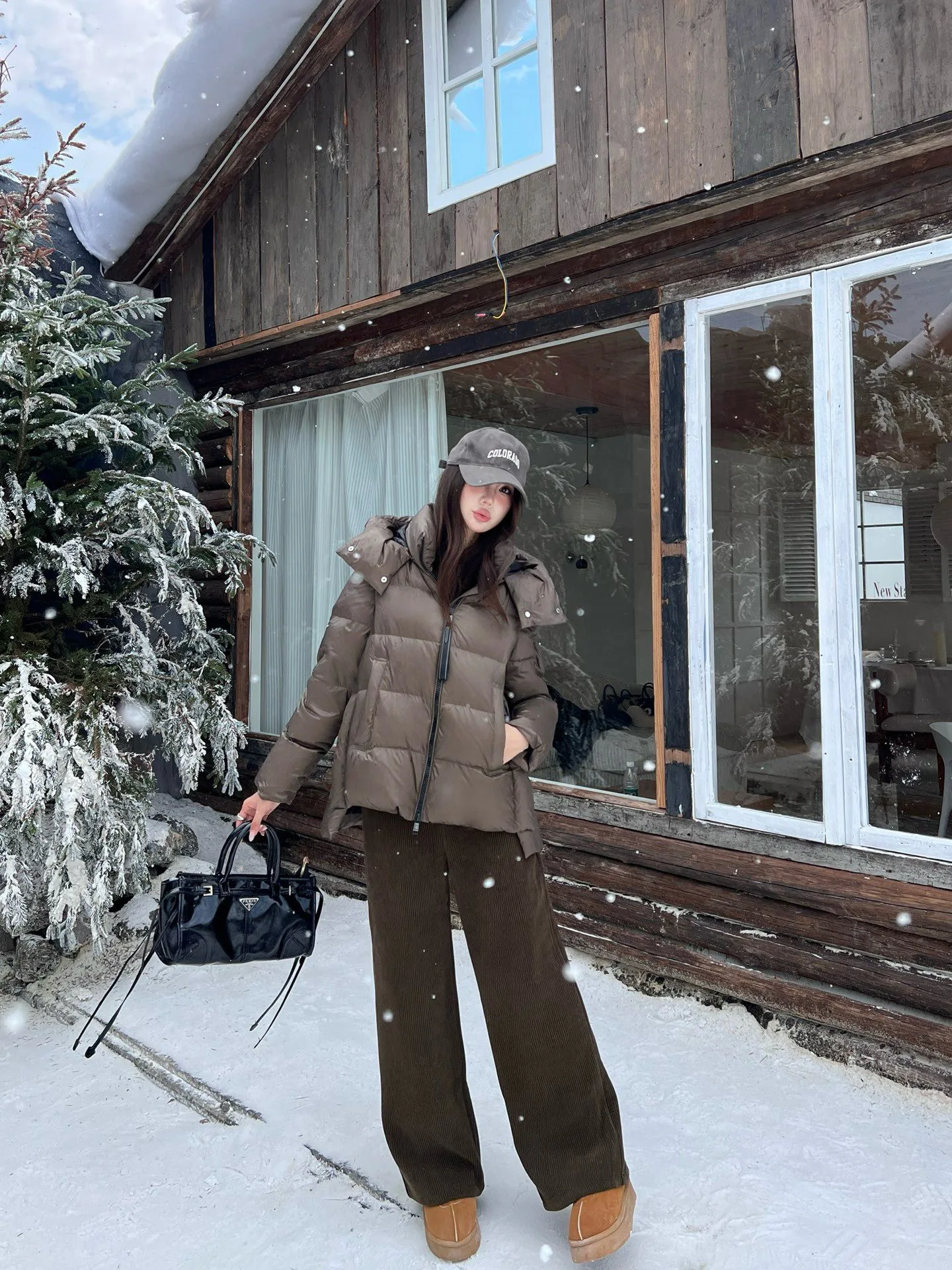 Women's Jackets And Down Jackets PRADA 18334586