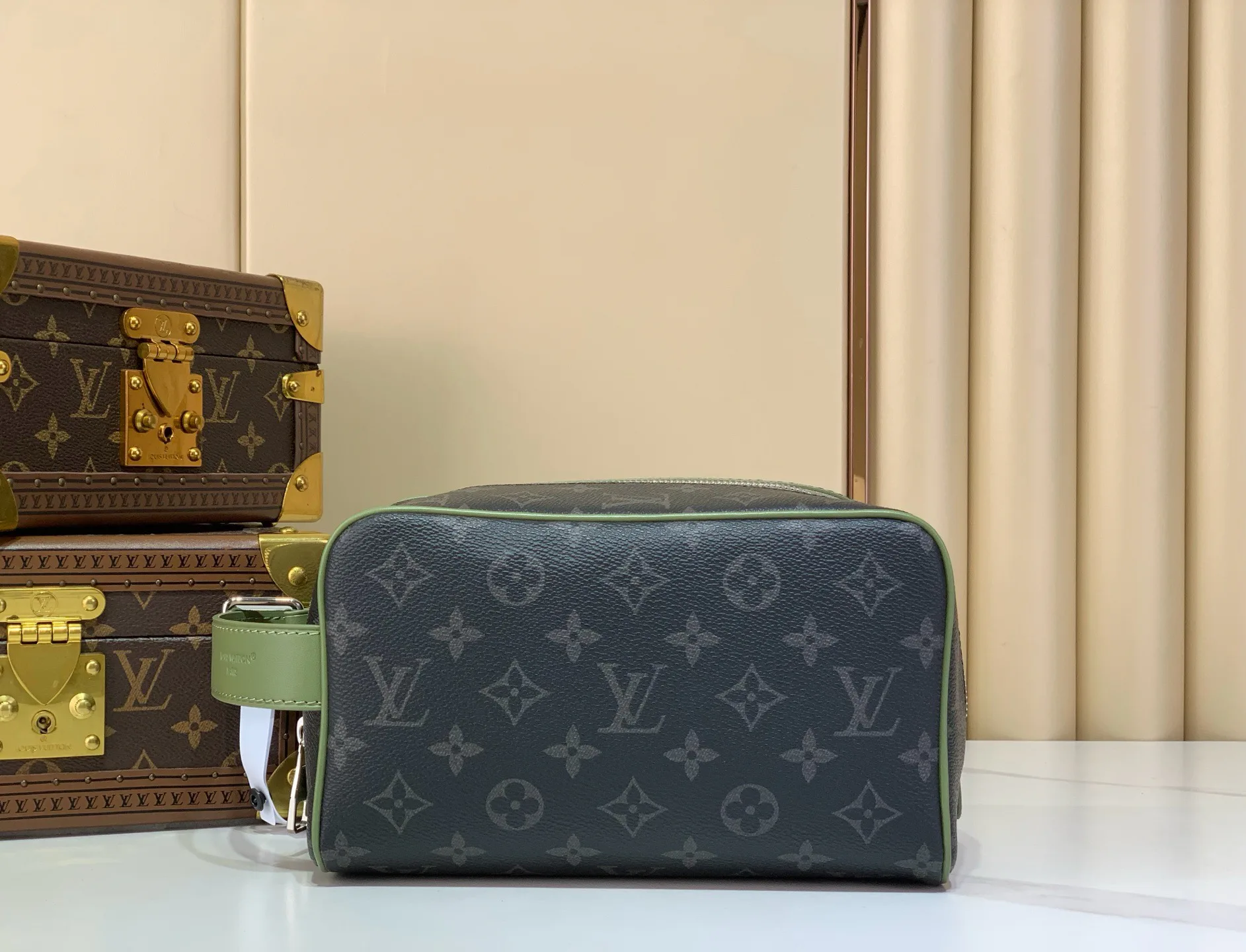 Women's Travel Bags LOUIS VUITTON 17499387