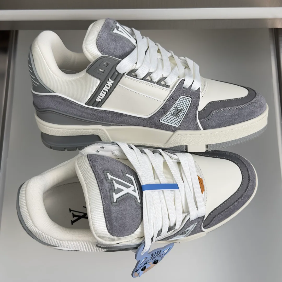 Women's Sneakers LOUIS VUITTON 17950307
