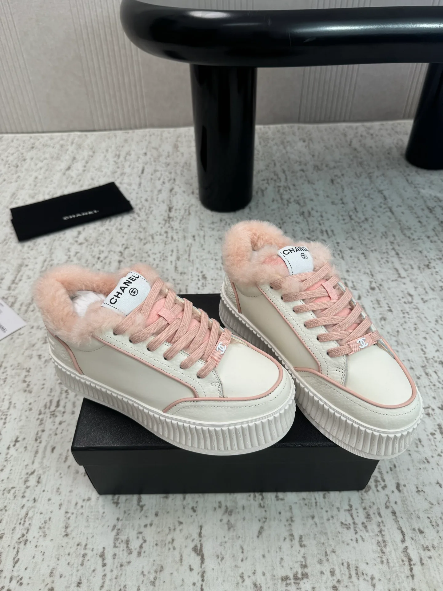 Women's Sneakers CHANEL 19576925